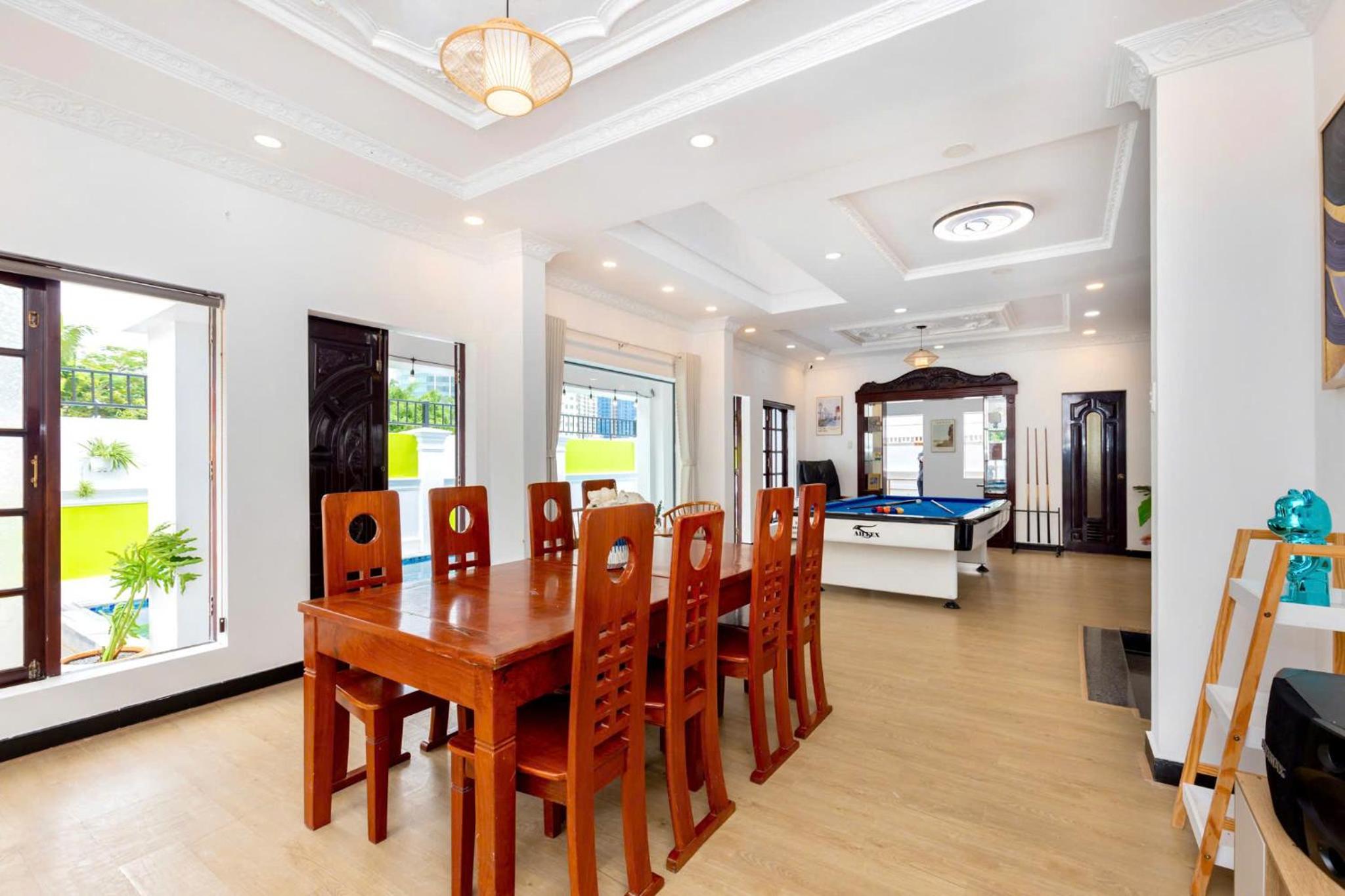 dining