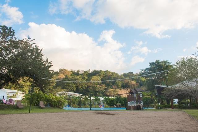 Casa grande cerca de playa Punta Leona