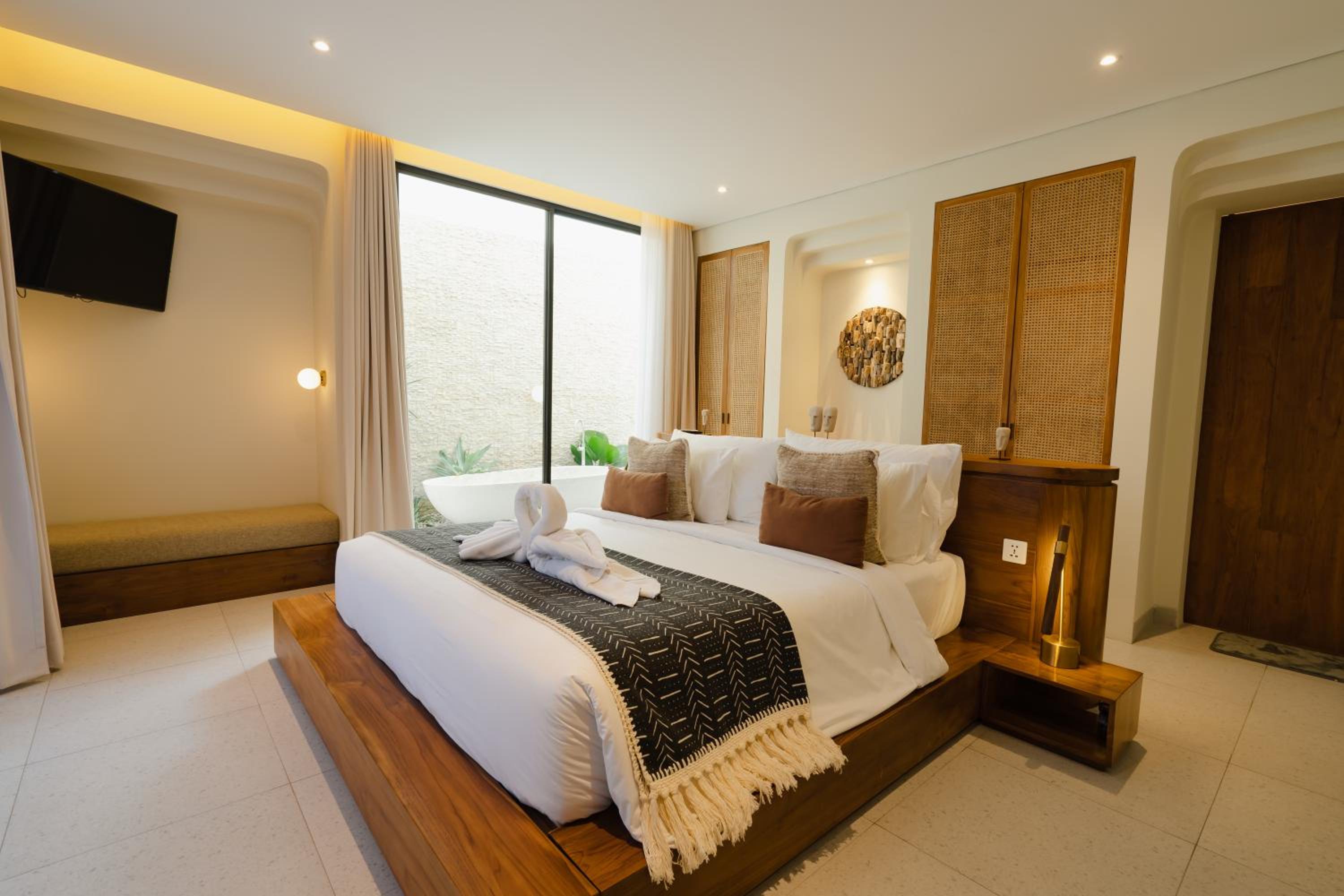Casa Yellowstone 4BR - Seminyak view 5