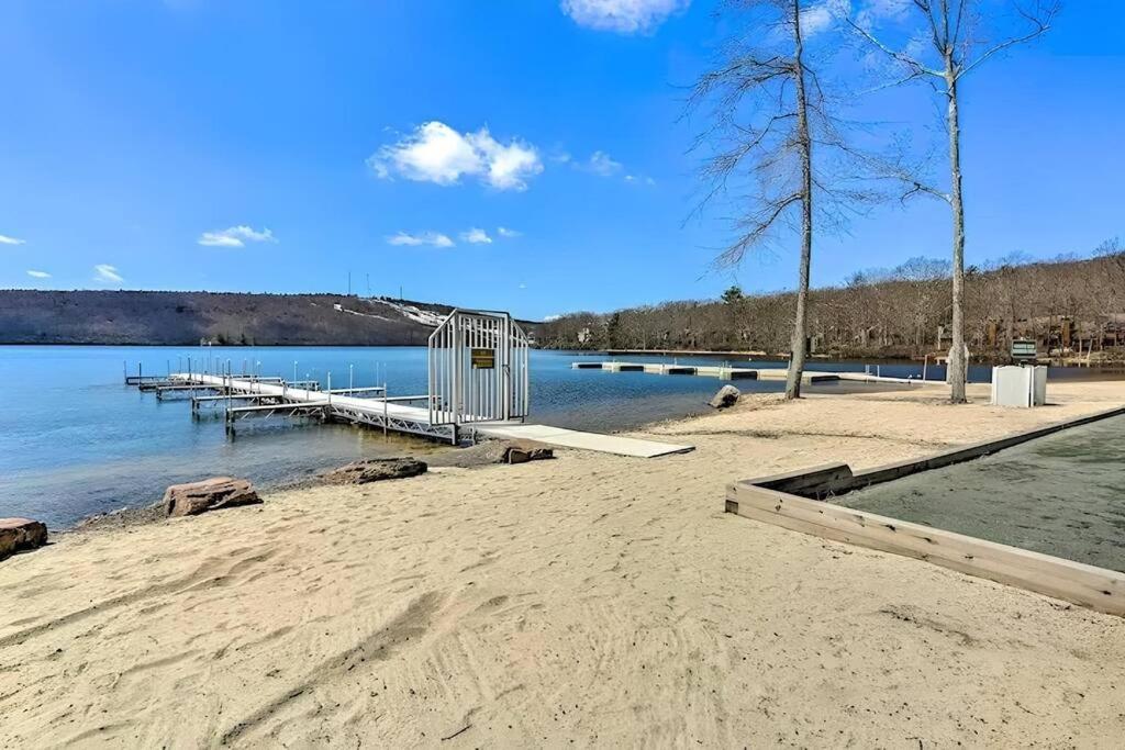 Lake Harmony Retreat Perfect Family Getaway view 5