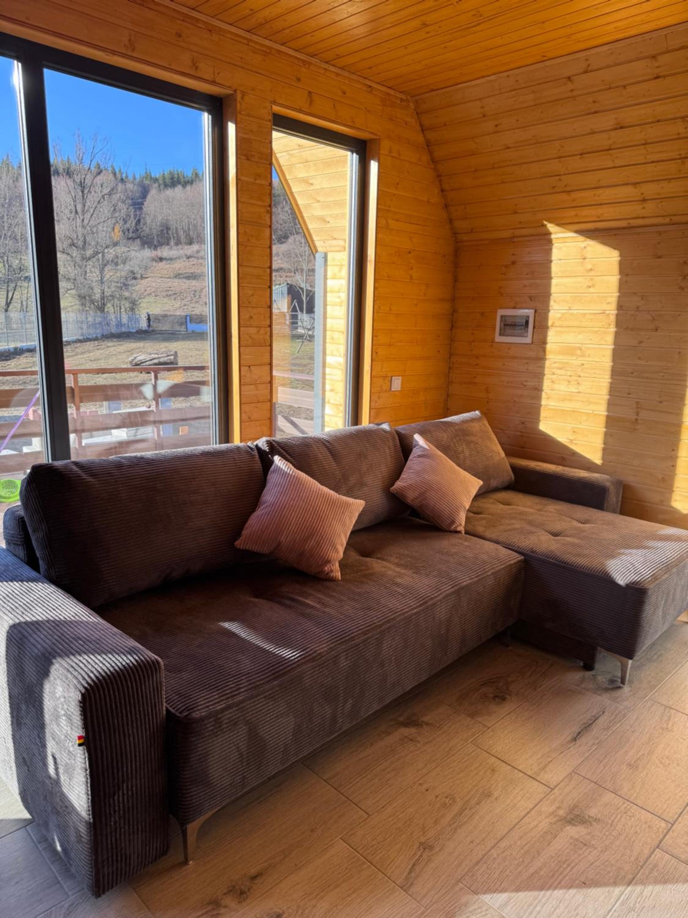 Cozy Aframe Valea Doftanei view 3