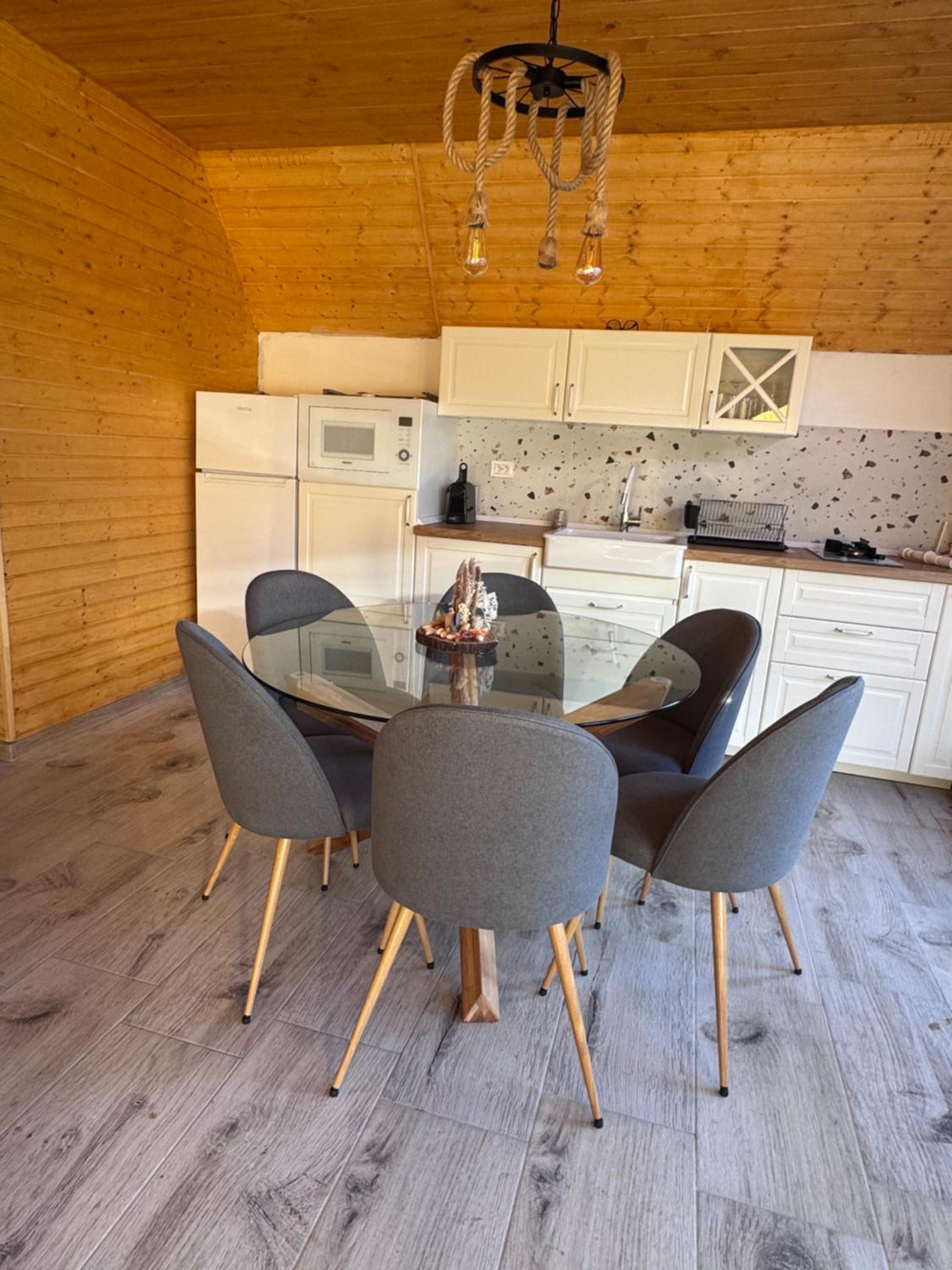Cozy Aframe Valea Doftanei view 4