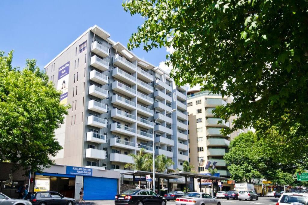 Sky Tower View Apartment in Auckland CBD-2 Bedroom view 4