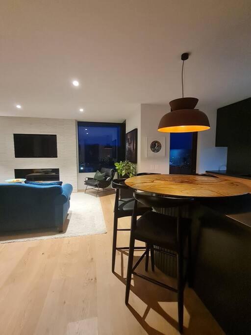 Mountain view modern - large home with bar & hot tub