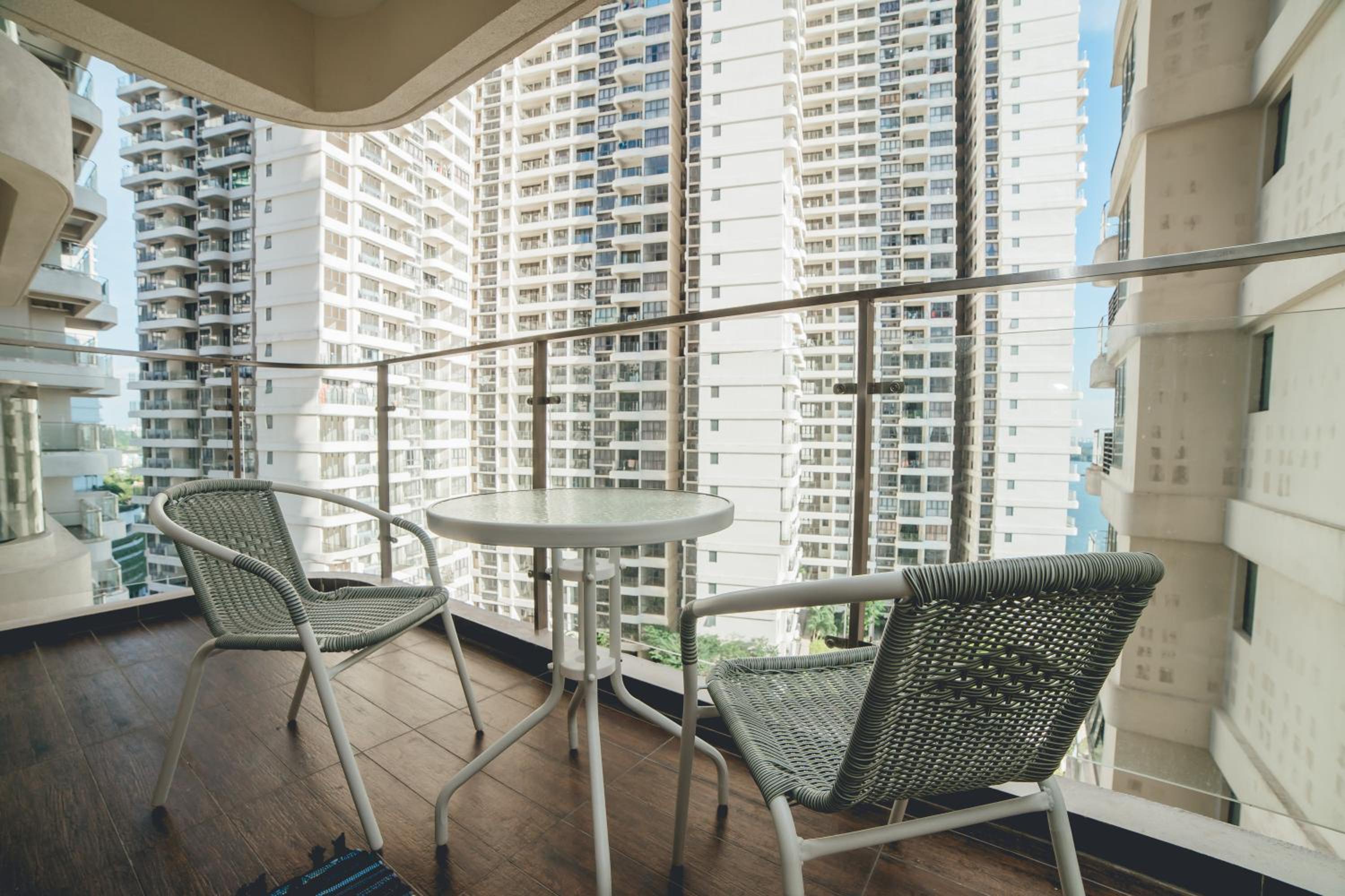 BayLaurel CG Natures Corner 3BR 8Pax View Balcony by Our Stay