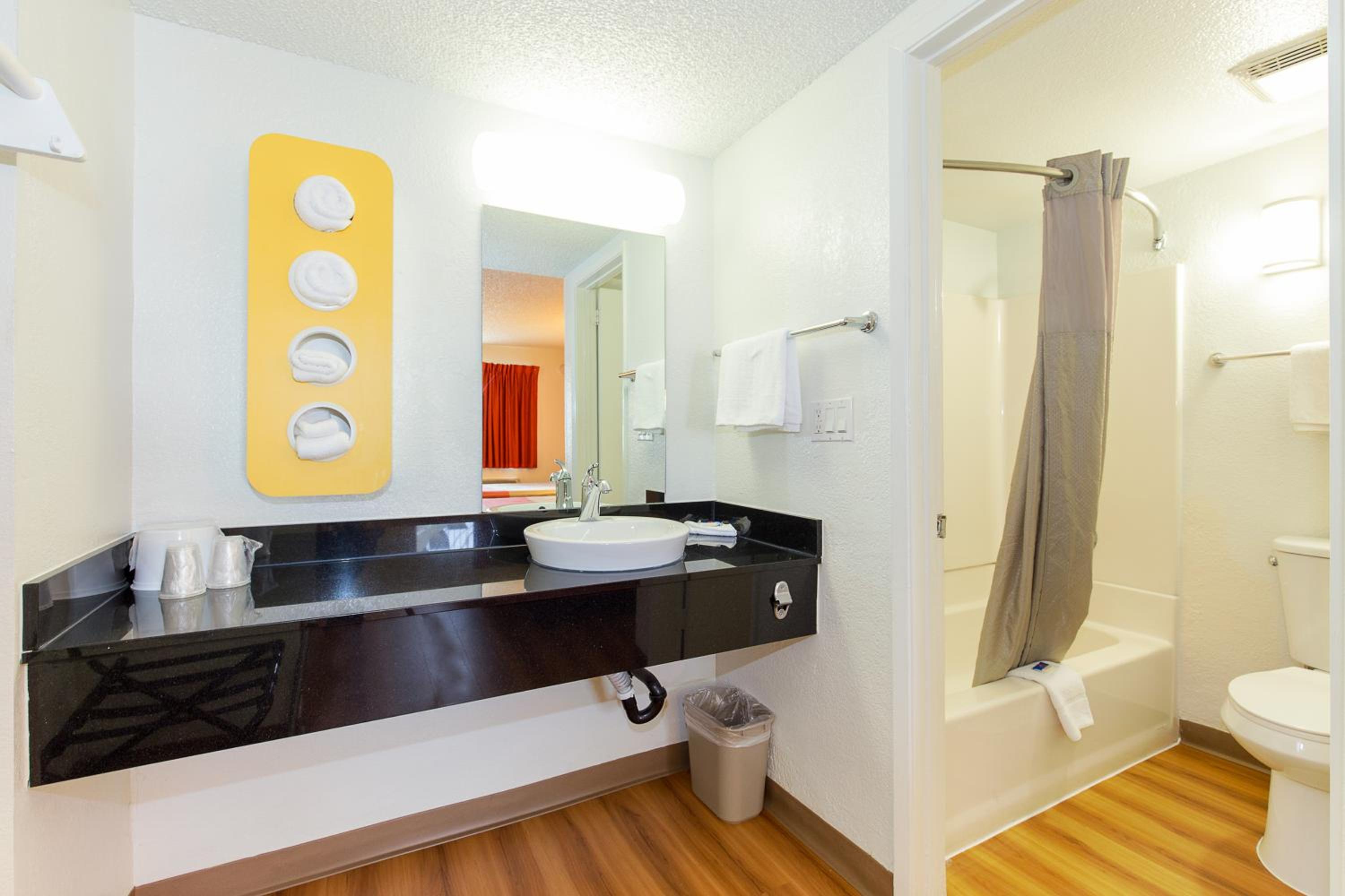 Hayward Vacations - Motel 6 Hayward, CA- Silicon Valley Gateway - Property Image 37