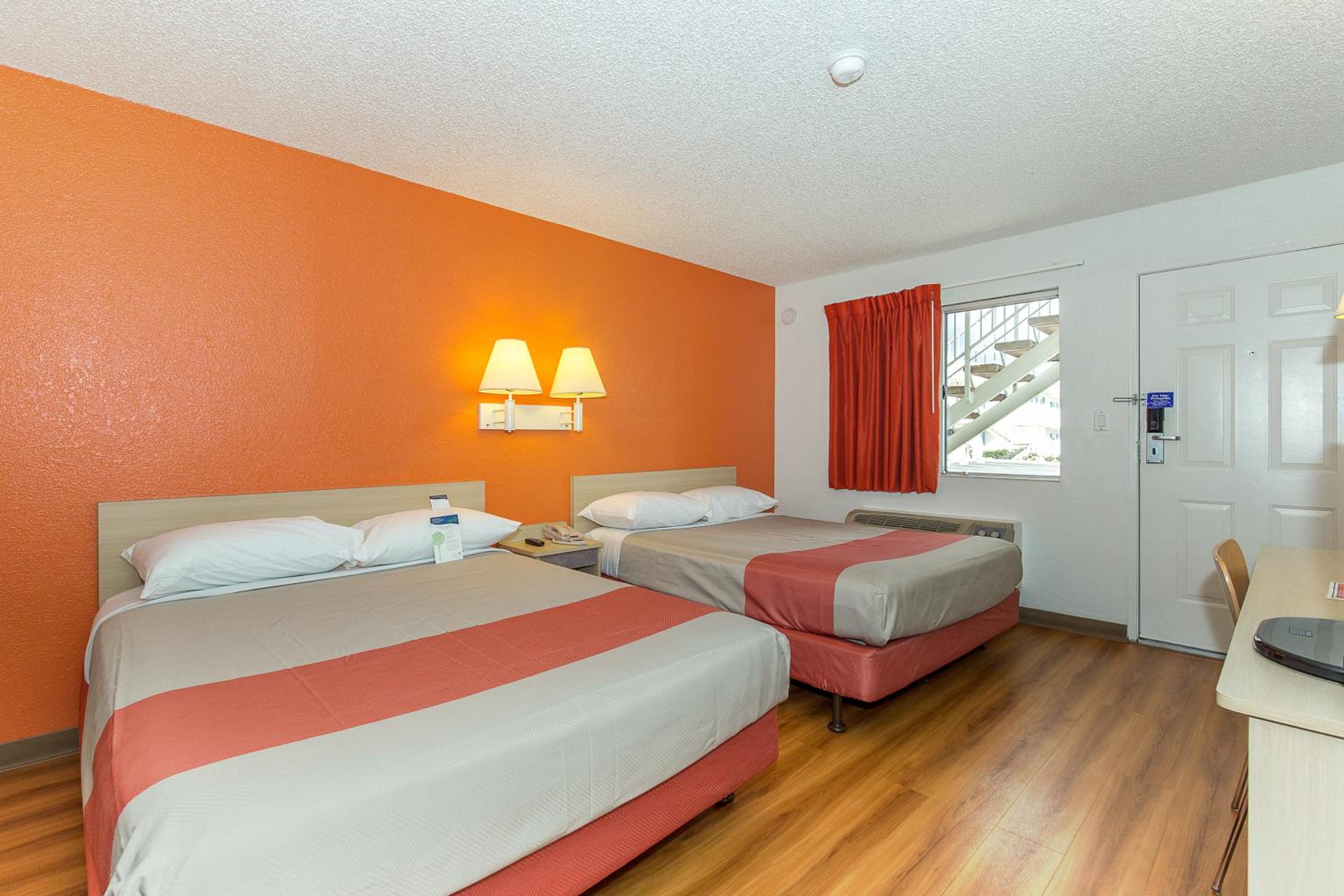 Hayward Vacations - Motel 6 Hayward, CA- Silicon Valley Gateway - Property Image 41