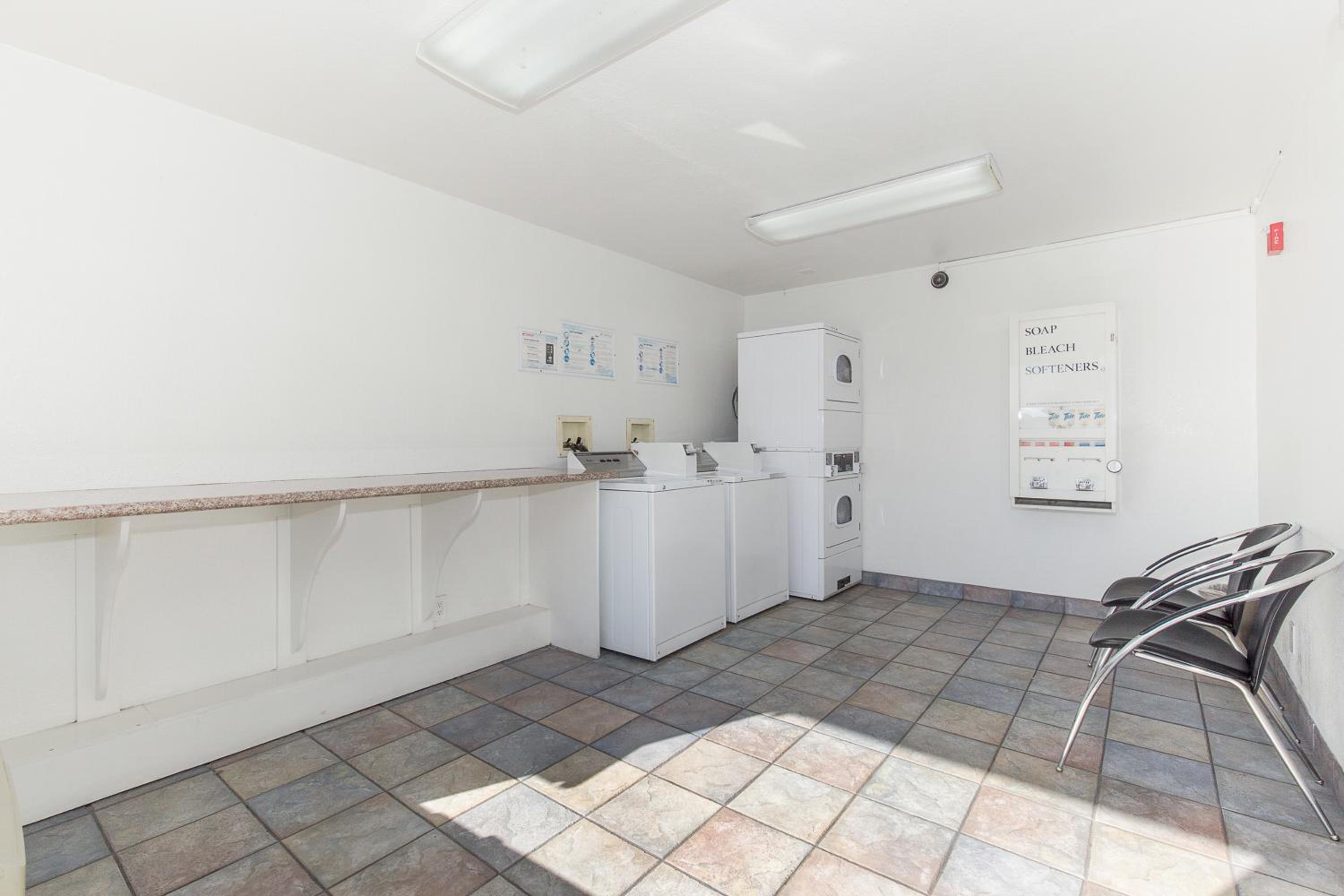 Hayward Vacations - Motel 6 Hayward, CA- Silicon Valley Gateway - Property Image 51