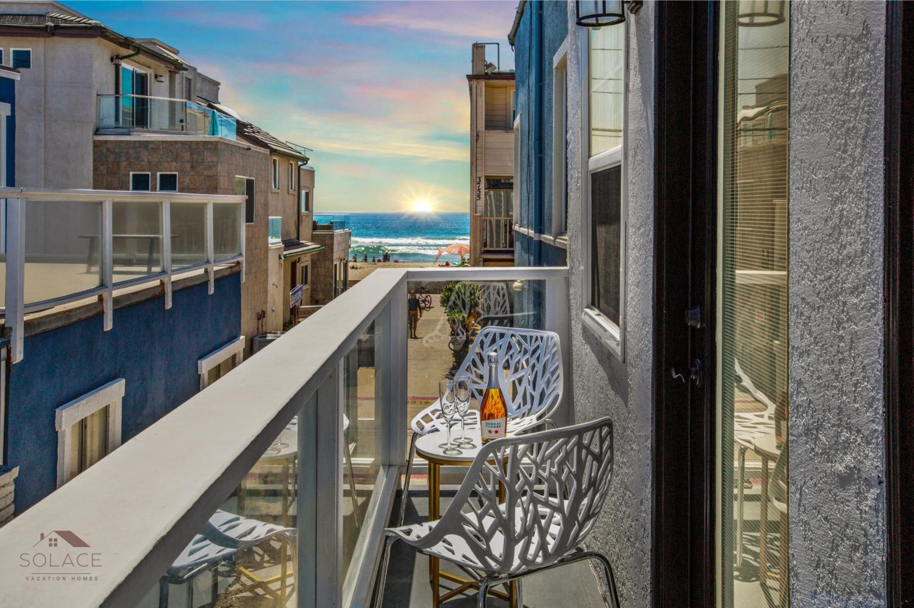 Fresh Bright & Modern 3Bed 3Bath view 3