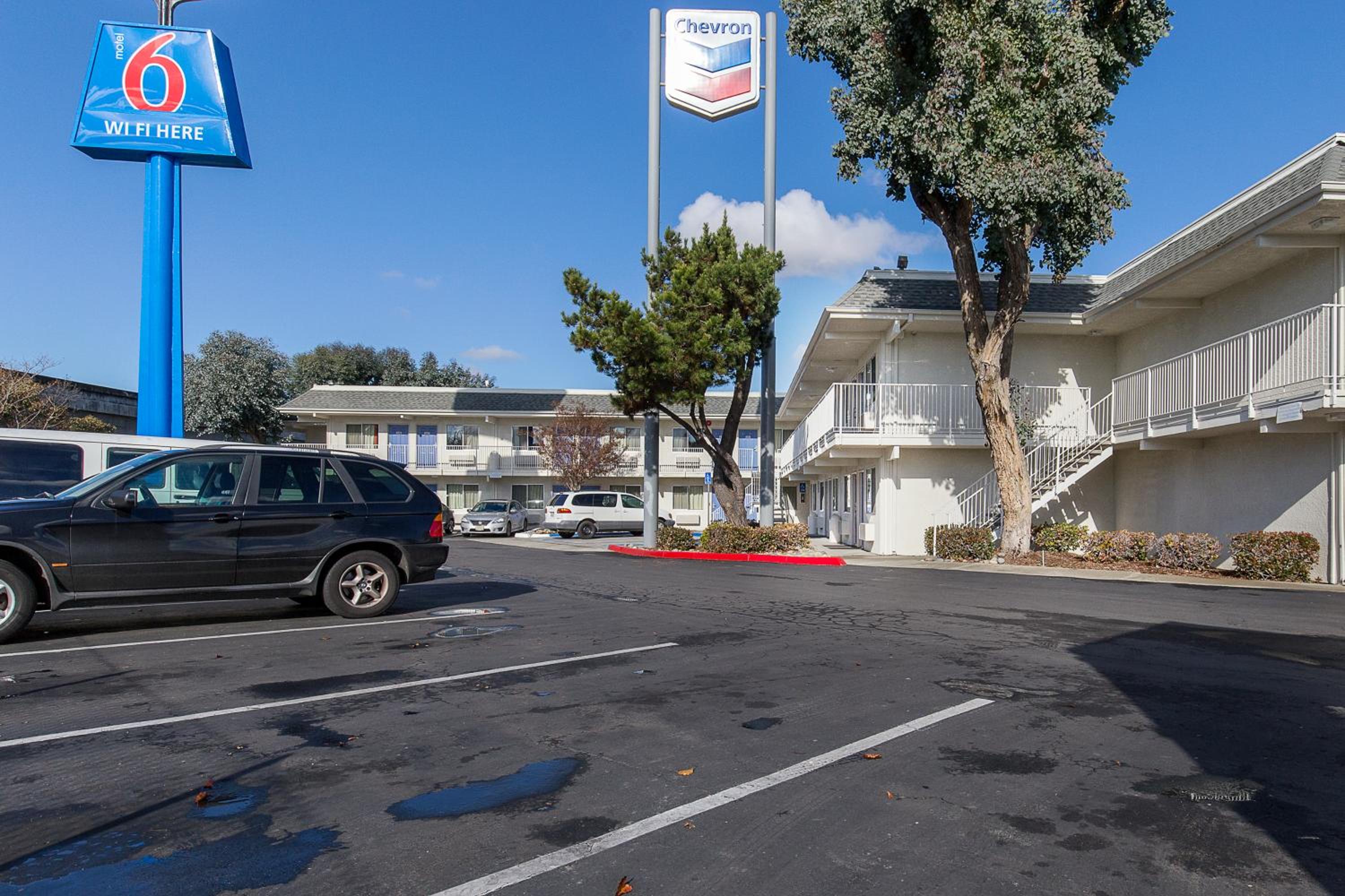 Hayward Vacations - Motel 6 Hayward, CA- Silicon Valley Gateway - Property Image 7