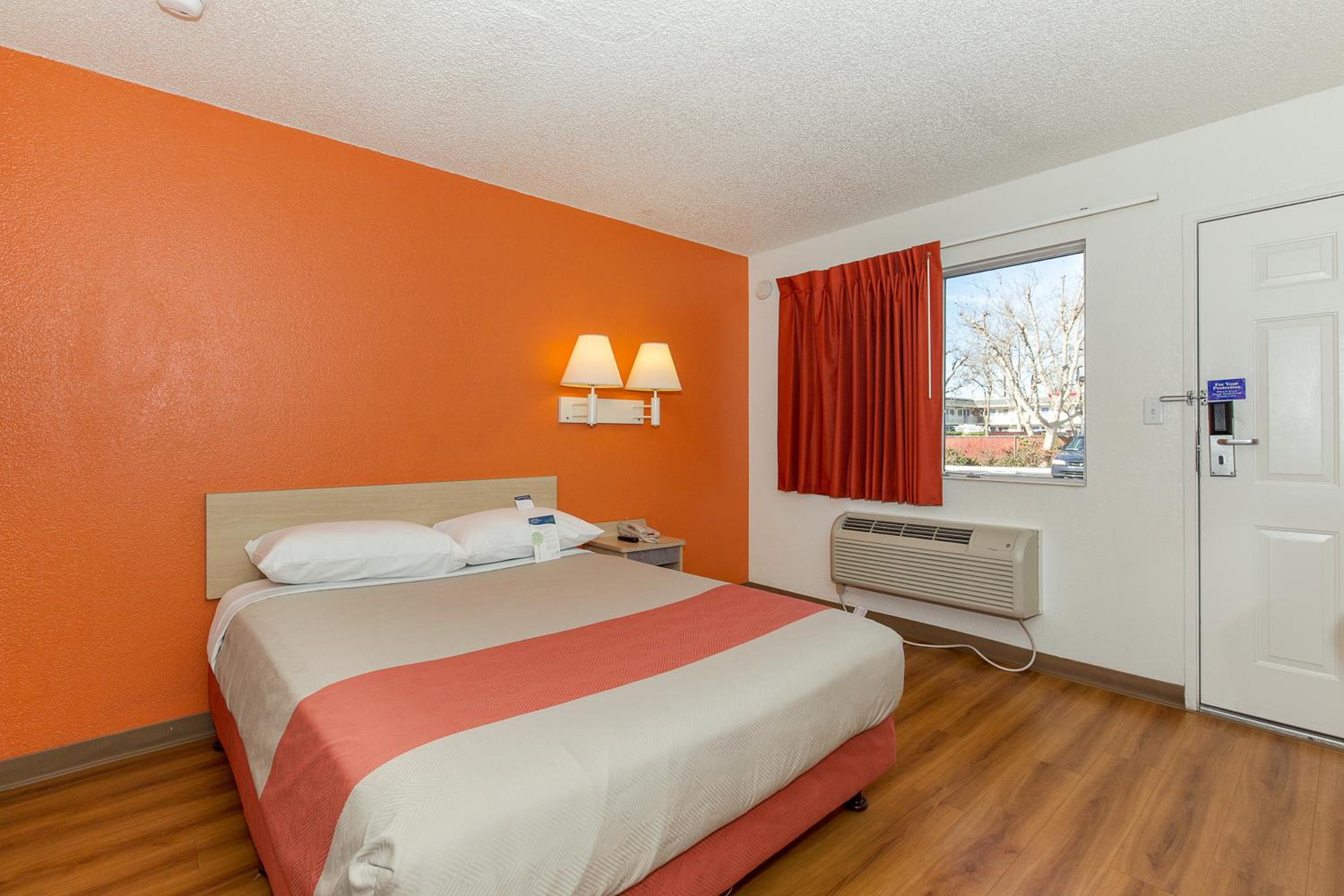 Hayward Vacations - Motel 6 Hayward, CA- Silicon Valley Gateway - Property Image 55