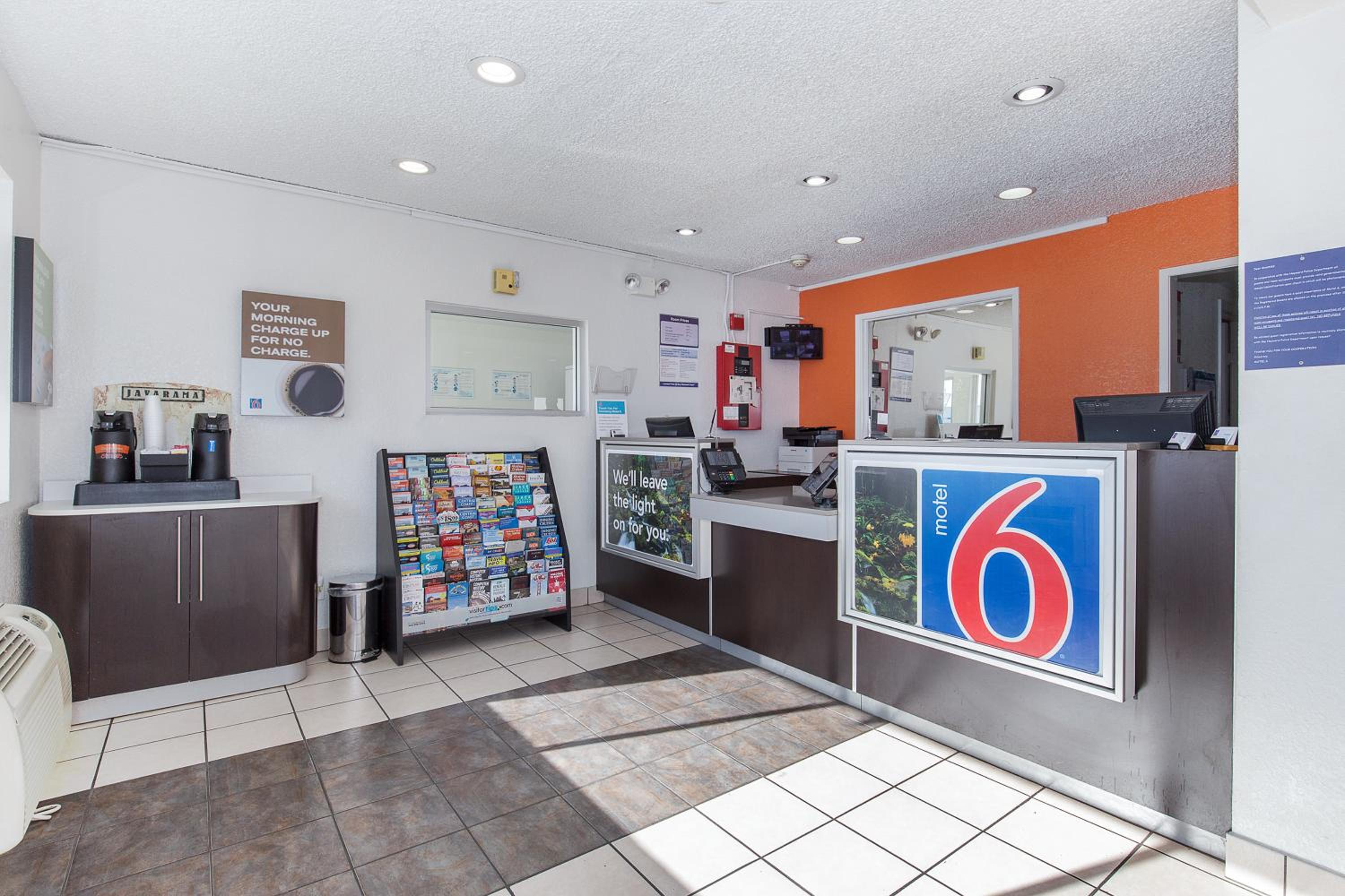 Hayward Vacations - Motel 6 Hayward, CA- Silicon Valley Gateway - Property Image 6