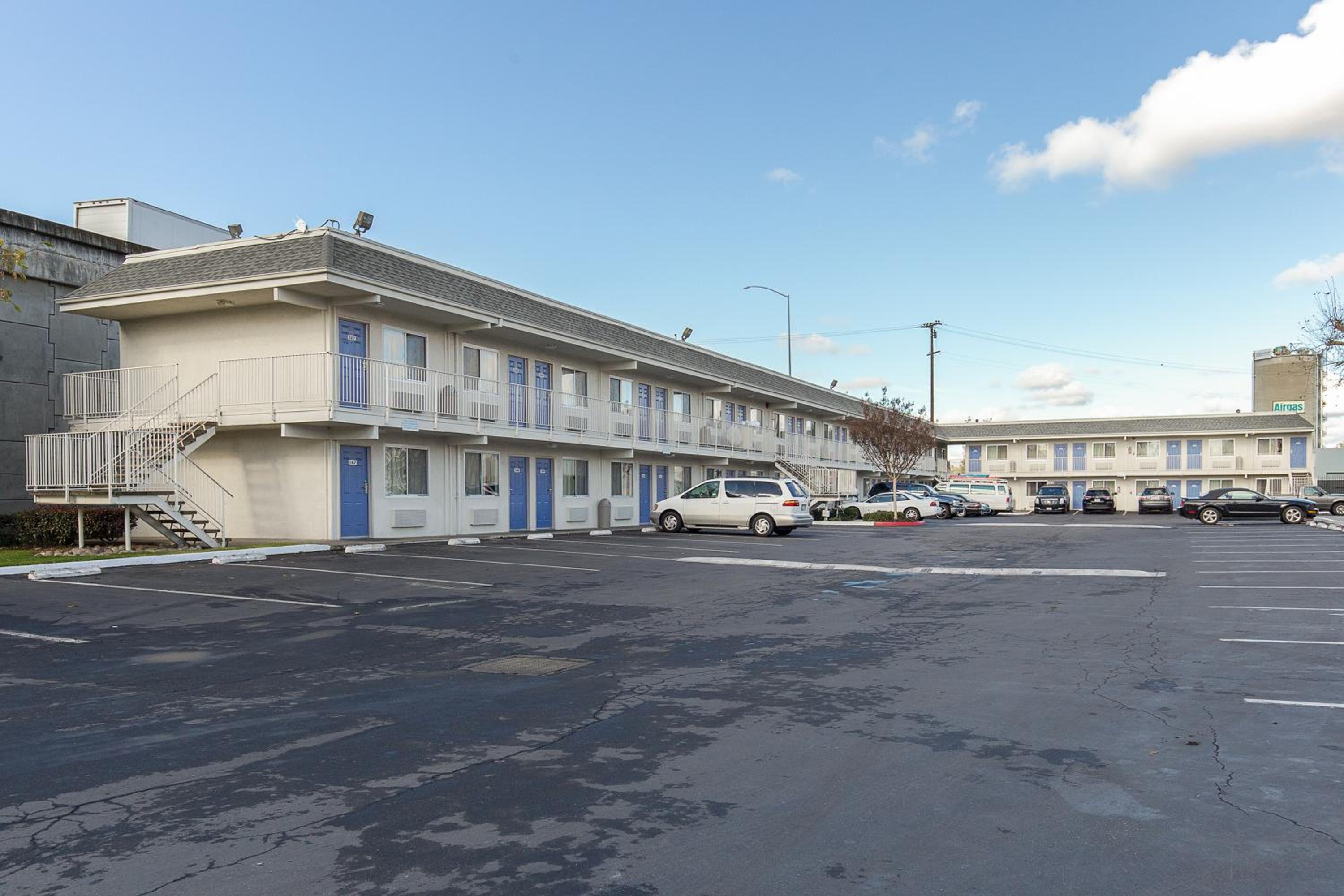 Hayward Vacations - Motel 6 Hayward, CA- Silicon Valley Gateway - Property Image 8