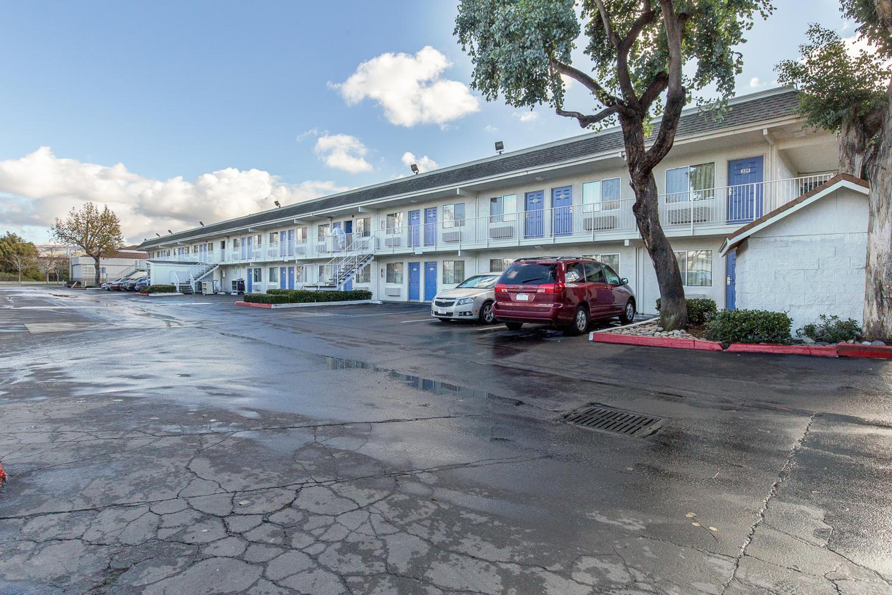 Hayward Vacations - Motel 6 Hayward, CA- Silicon Valley Gateway - Property Image 57