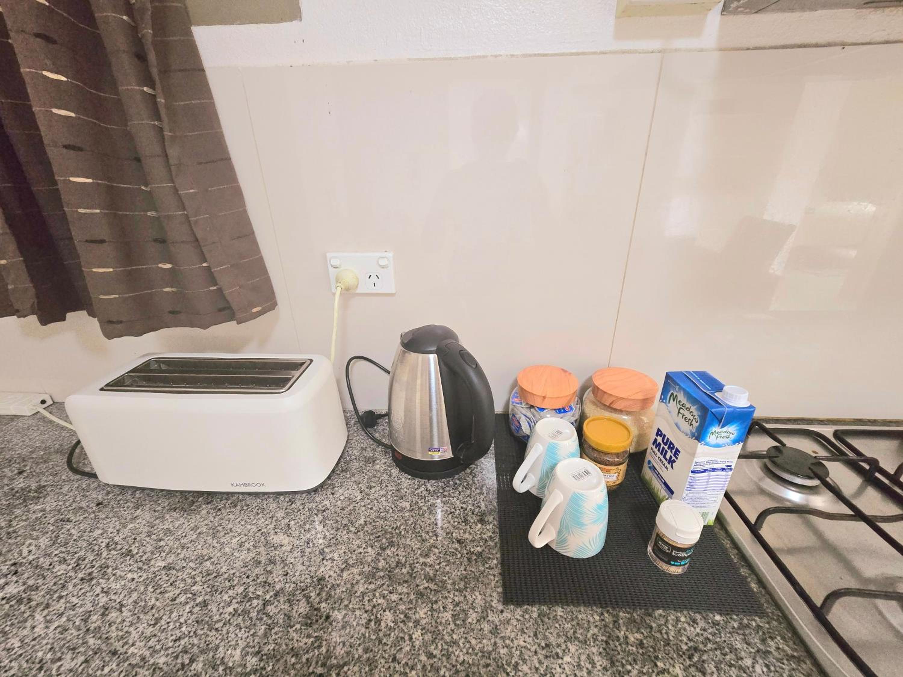 Entire Apartment in Suva, Free Wifi, Swimming Pool - view 10