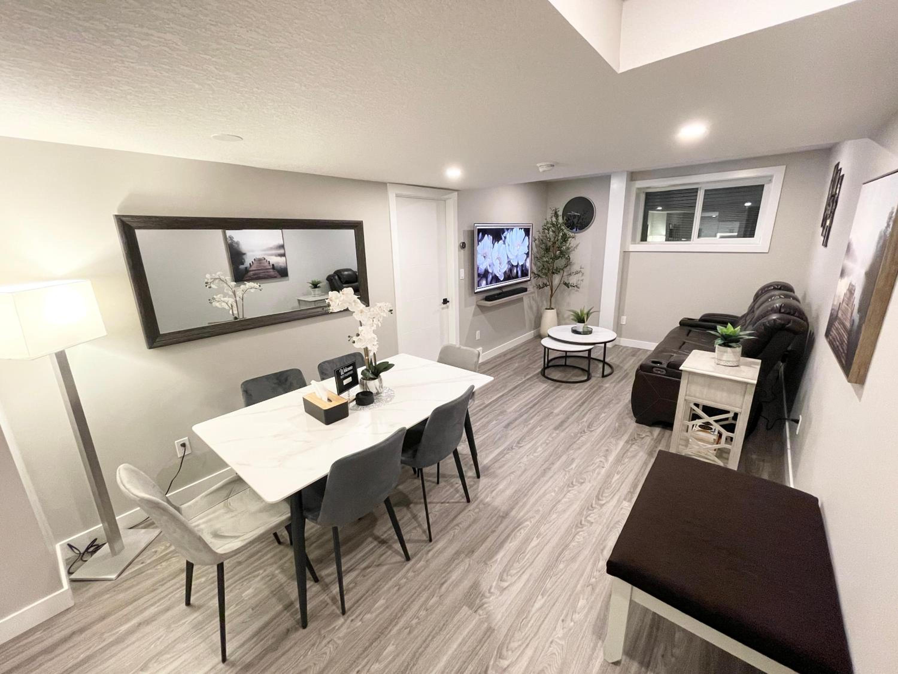 Luxury Living Entire Suite-Private