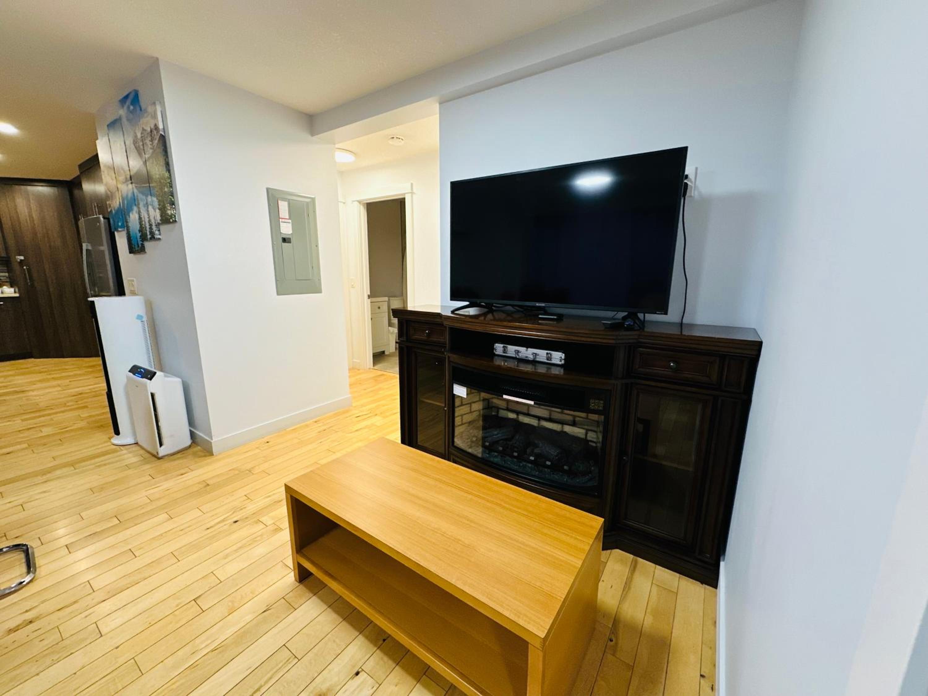 Mountain View Escape with Private Hot Tub & Patio