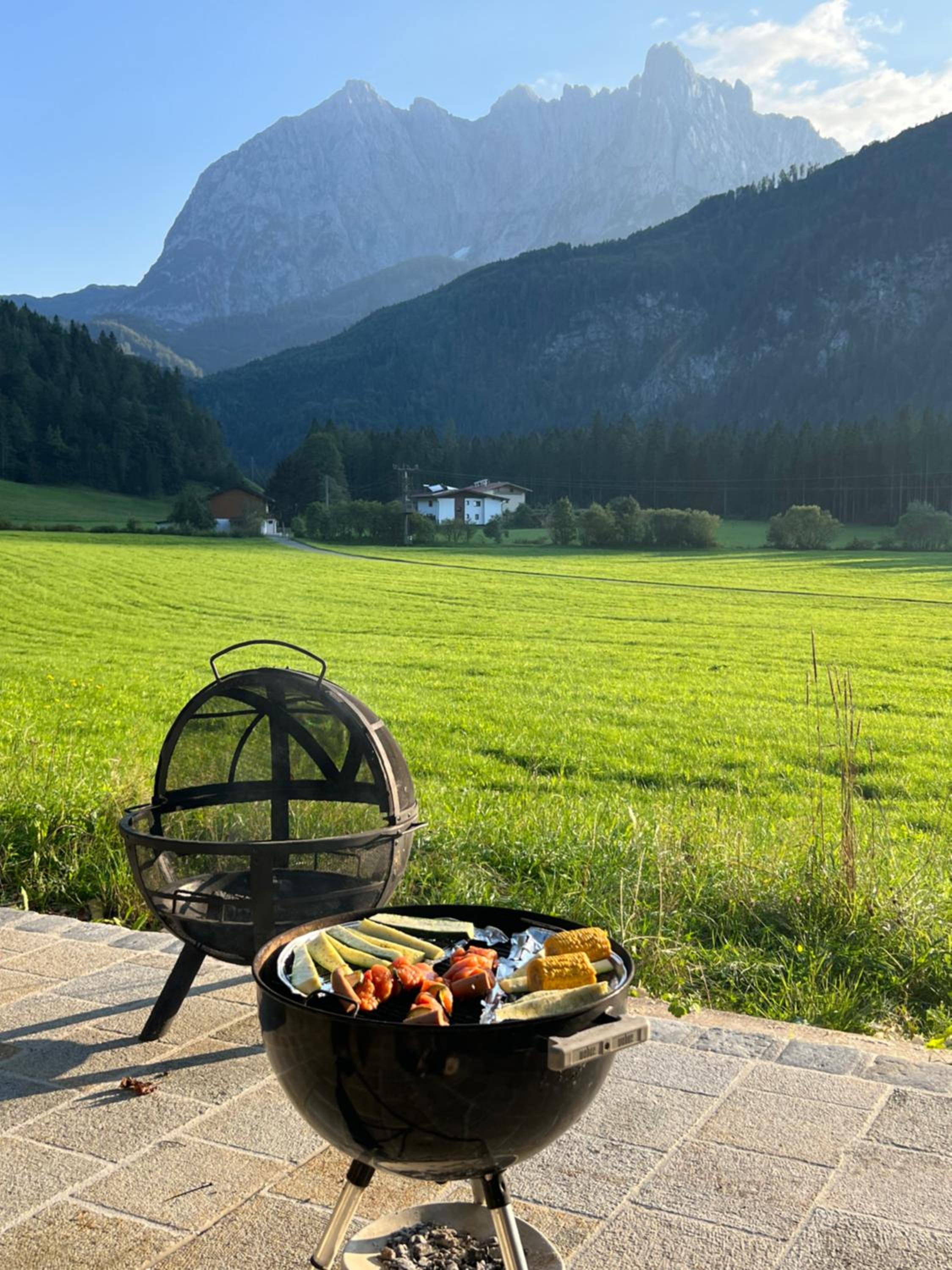 Cosy Chalet with garden, fire pit & stunning views