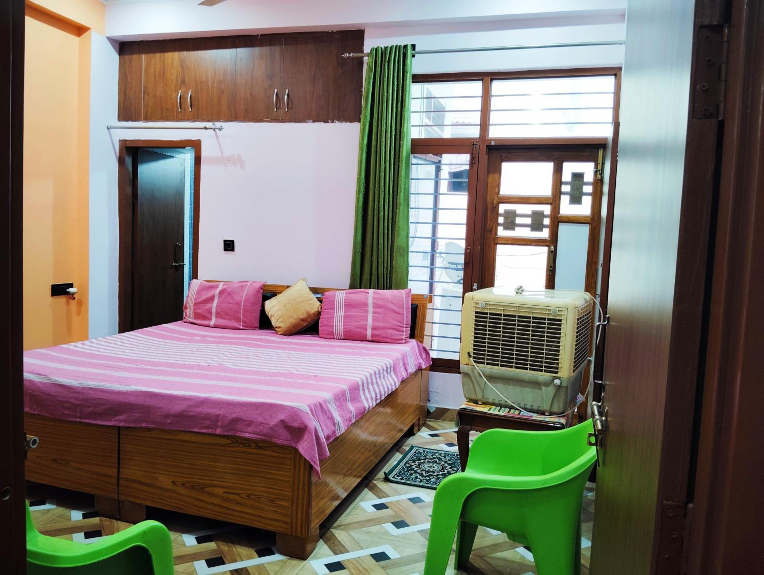 Doon Niwas Homestay 2-Bedrooms, Mountain view, near Picnic Spots view 2