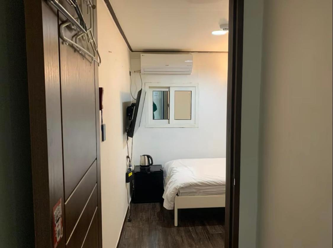 J mini hotel & house view 3