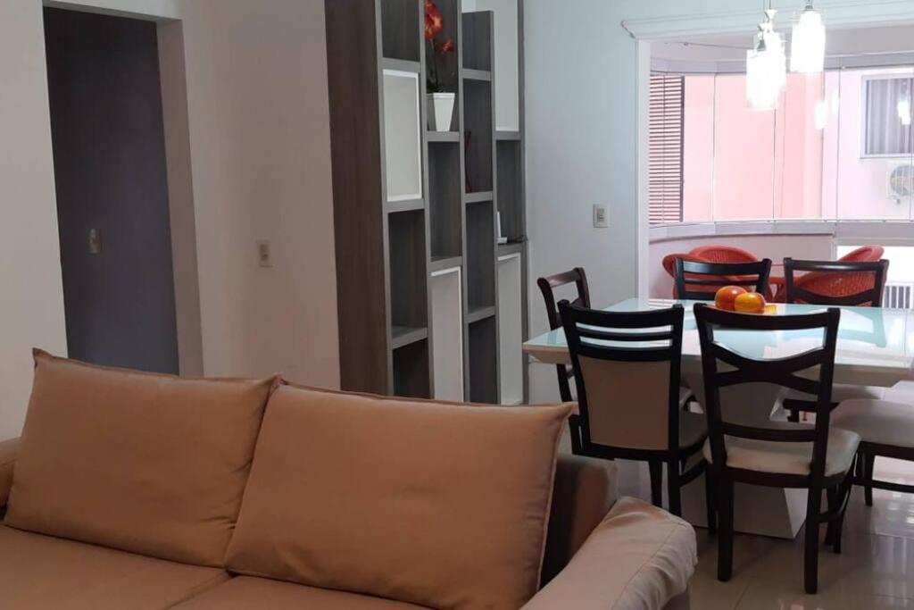 Lindo Apto com Ótima Localização