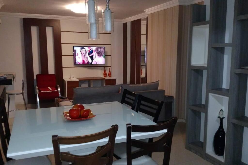 Lindo Apto com Ótima Localização