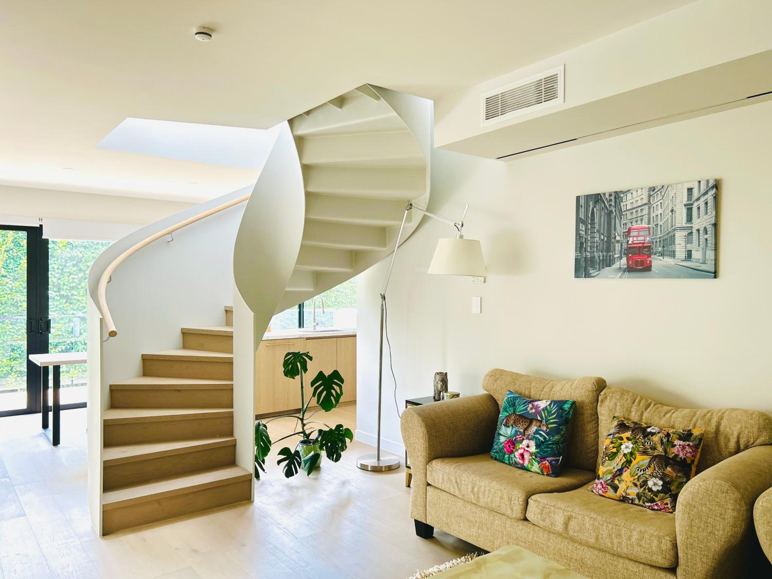 Elegant New Luxury Retreat in Remuera view 3