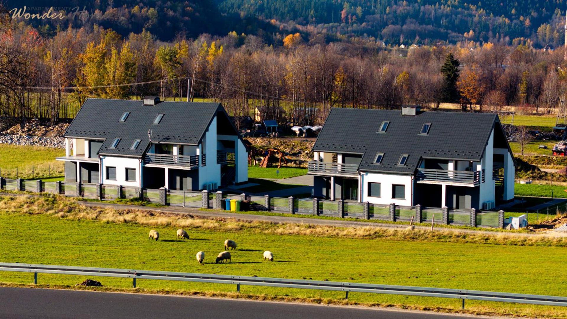 Wonder Home - Domek Sielsko Czarodziejsko blisko Karpacza, z kominkiem, z widokiem na góry i tarasem