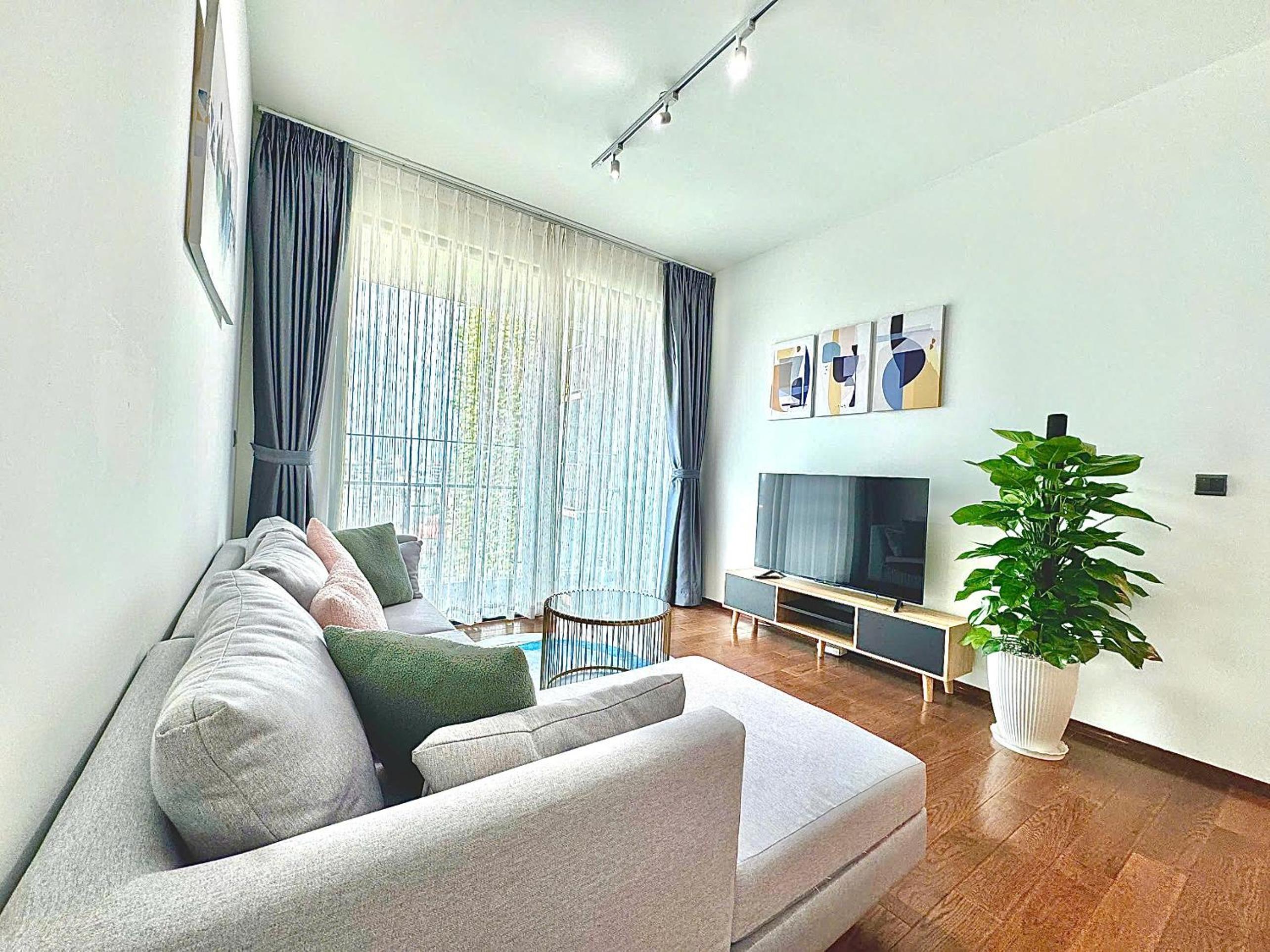 Homie's Dedge Thao Dien Luxury Apartment