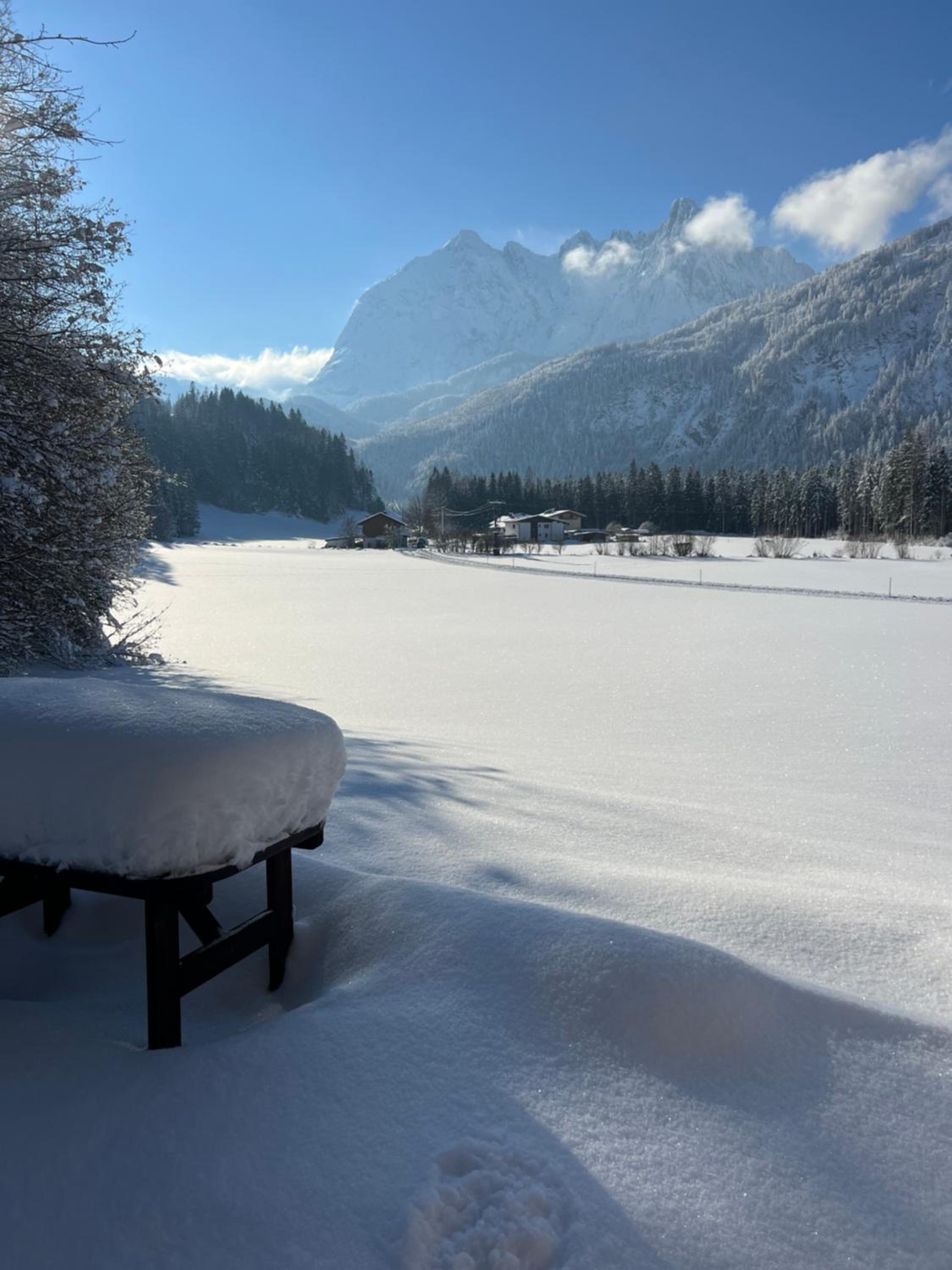 Cosy Chalet with garden, fire pit & stunning views