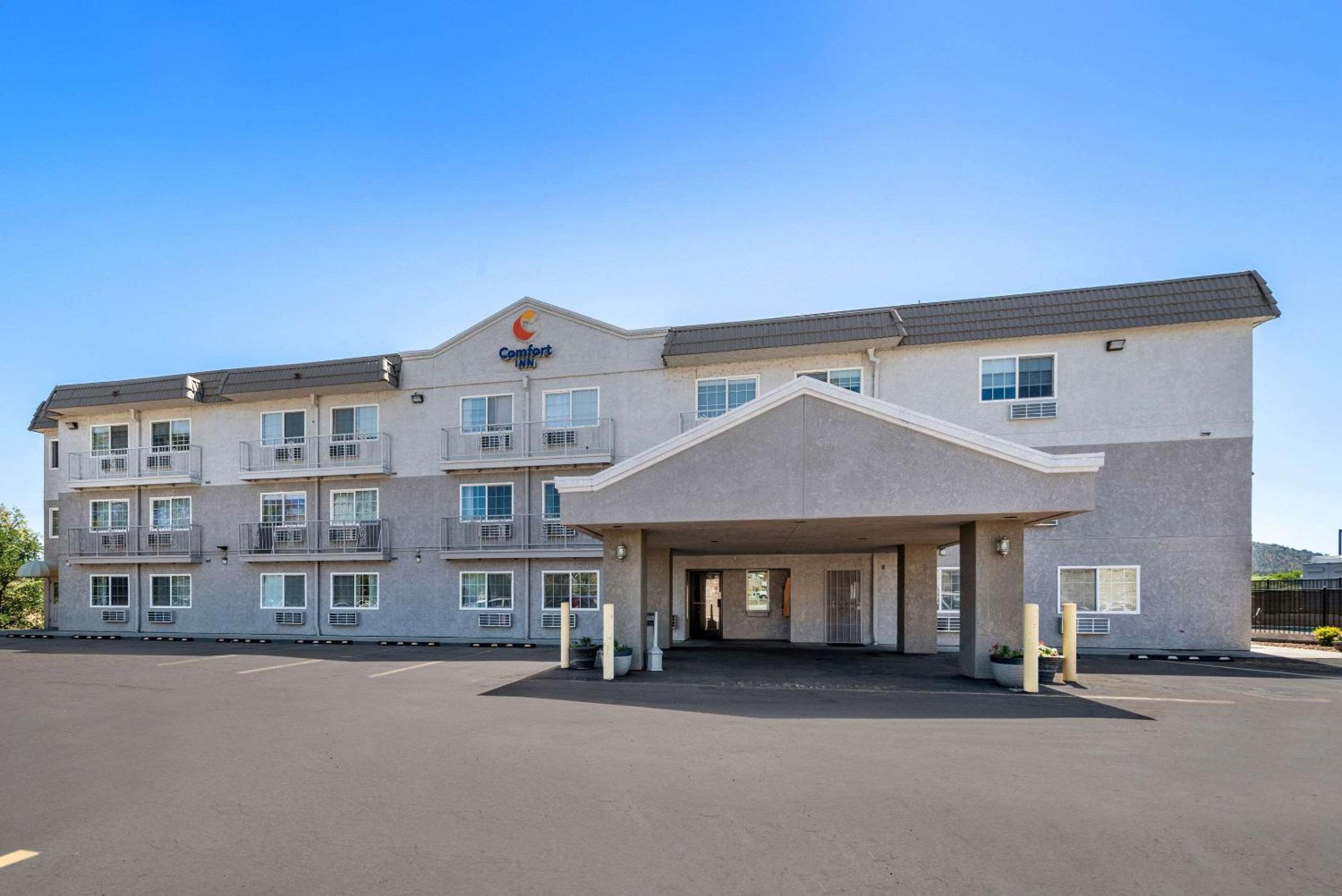 Yreka Vacations - Comfort Inn Yreka I-5 - Property Image 2