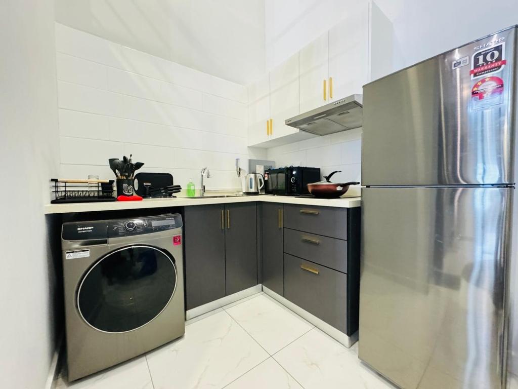 Arte Cheras Duplex by DeUrban