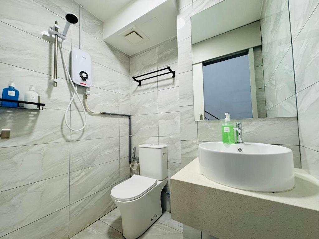 Arte Cheras Duplex by DeUrban