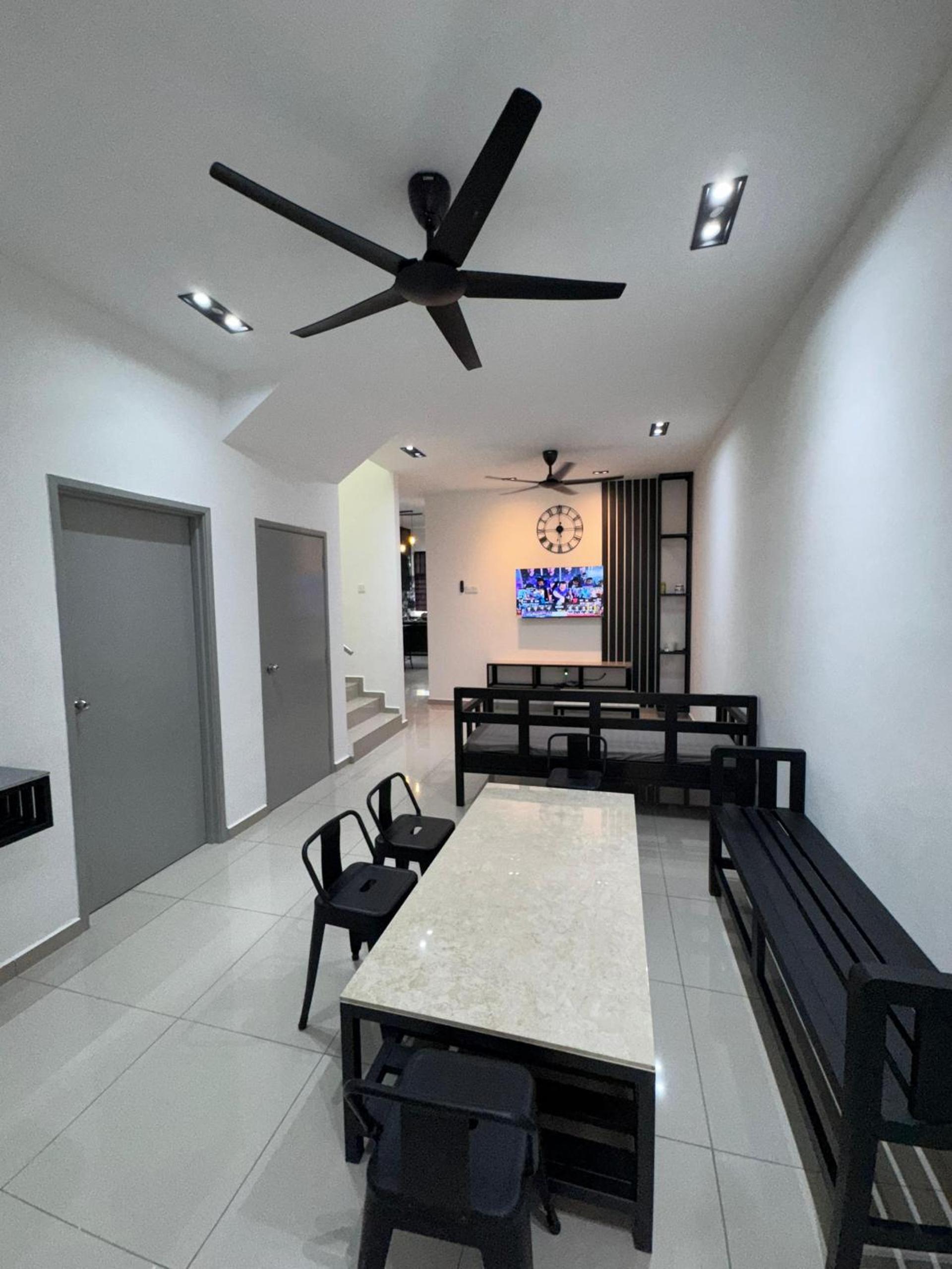 Meera Homestay