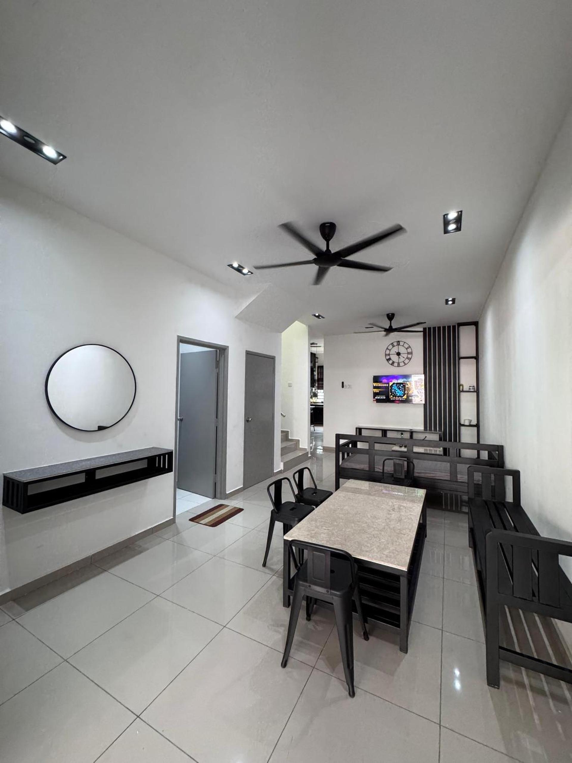 Meera Homestay