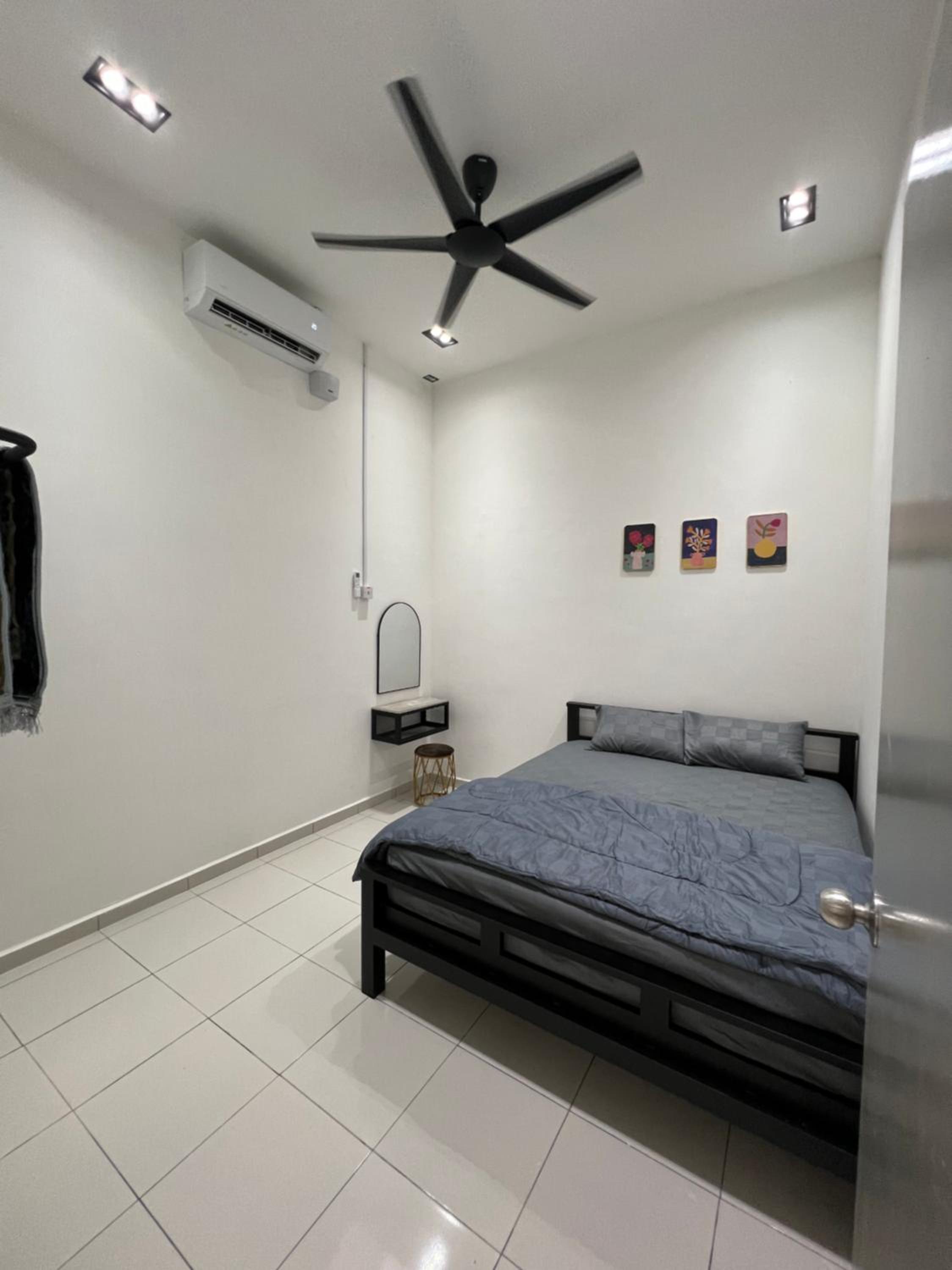Meera Homestay