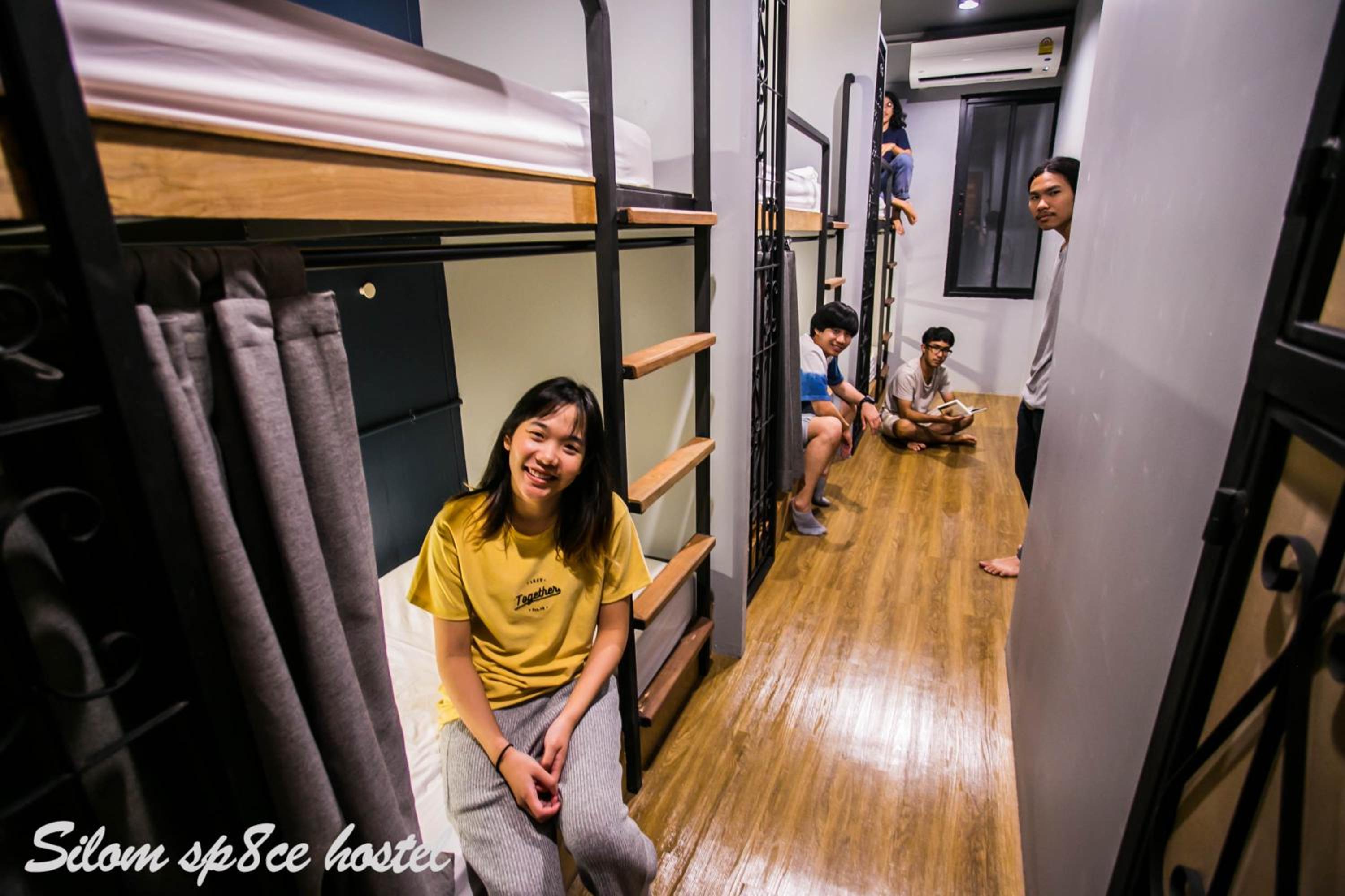 Silom Space Hostel