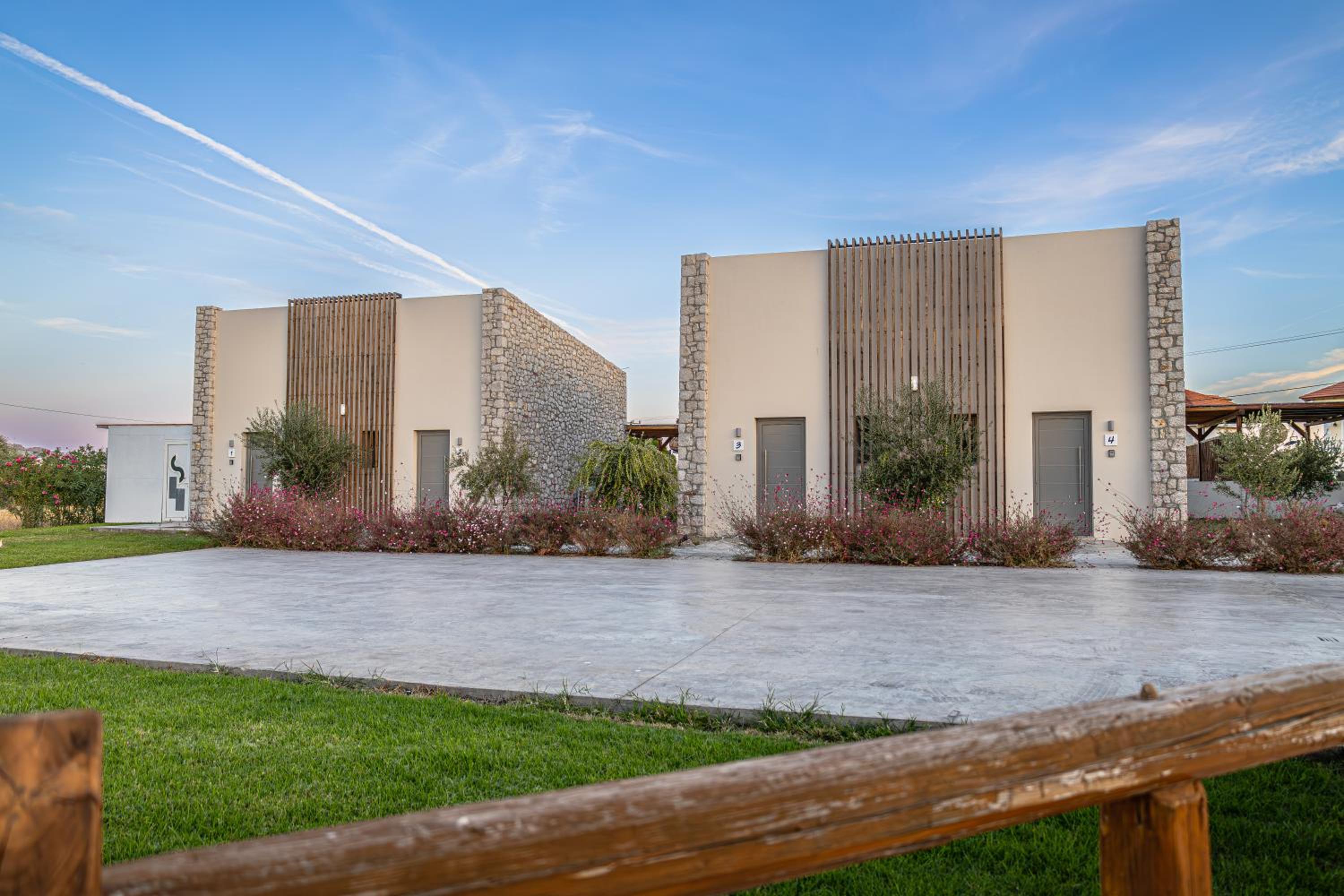Haraki Luxury Villas