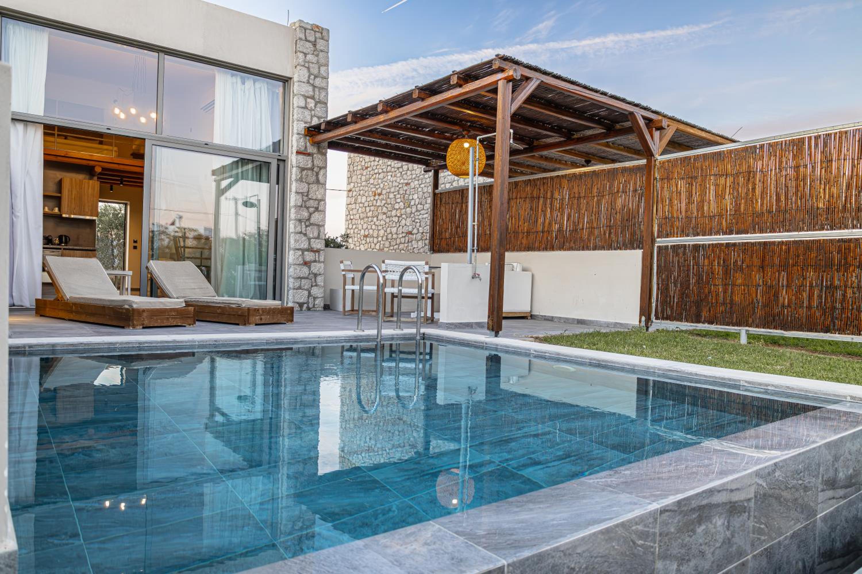 Haraki Luxury Villas