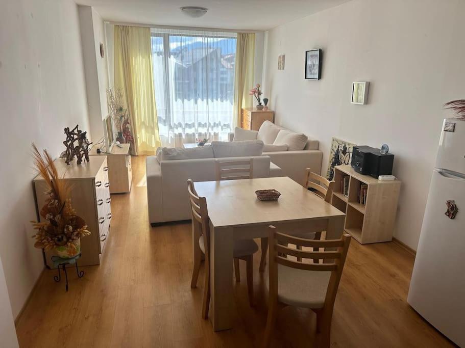 Cozy apartmen with Mountain view