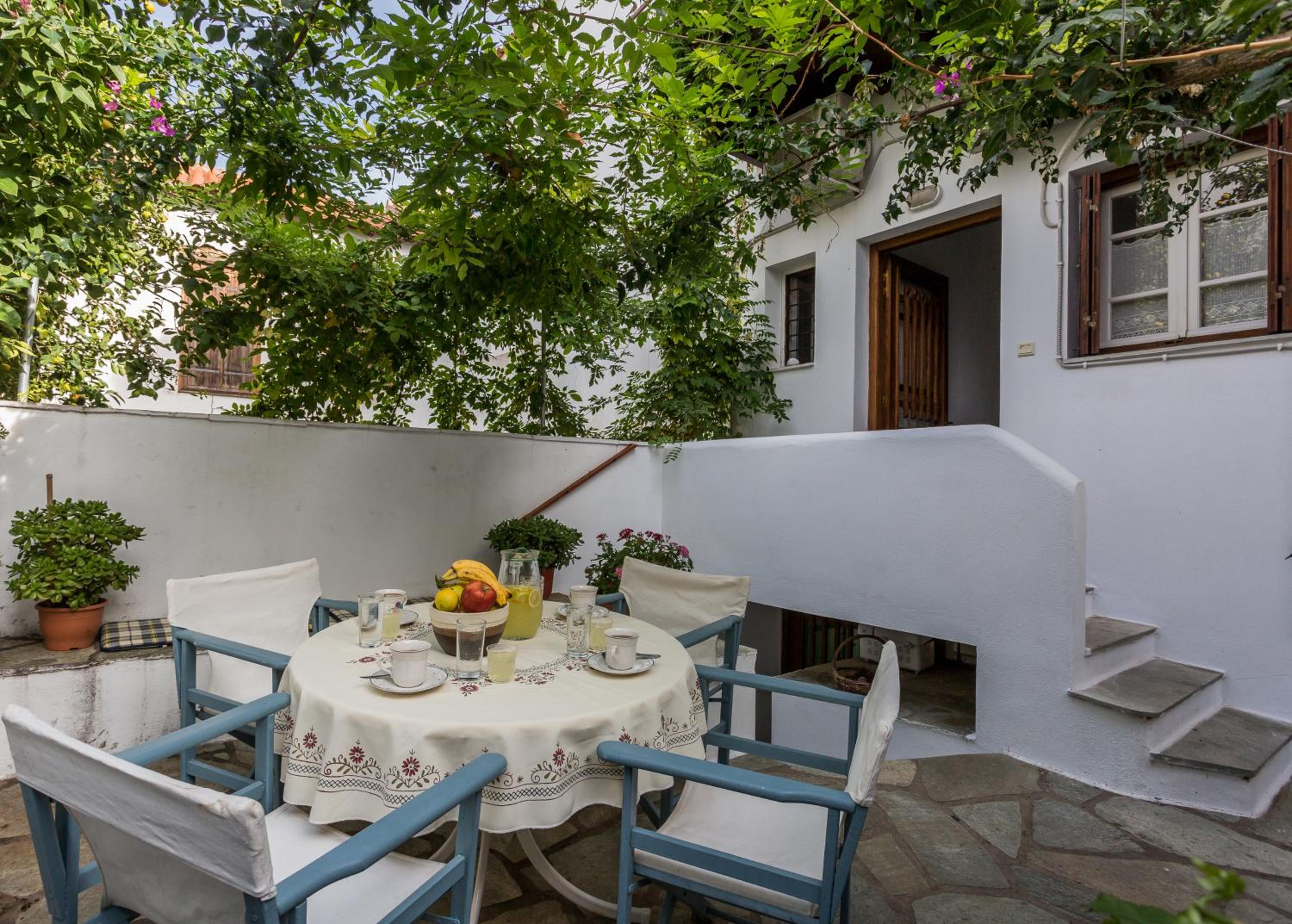 Eleni's town apartment photo 5