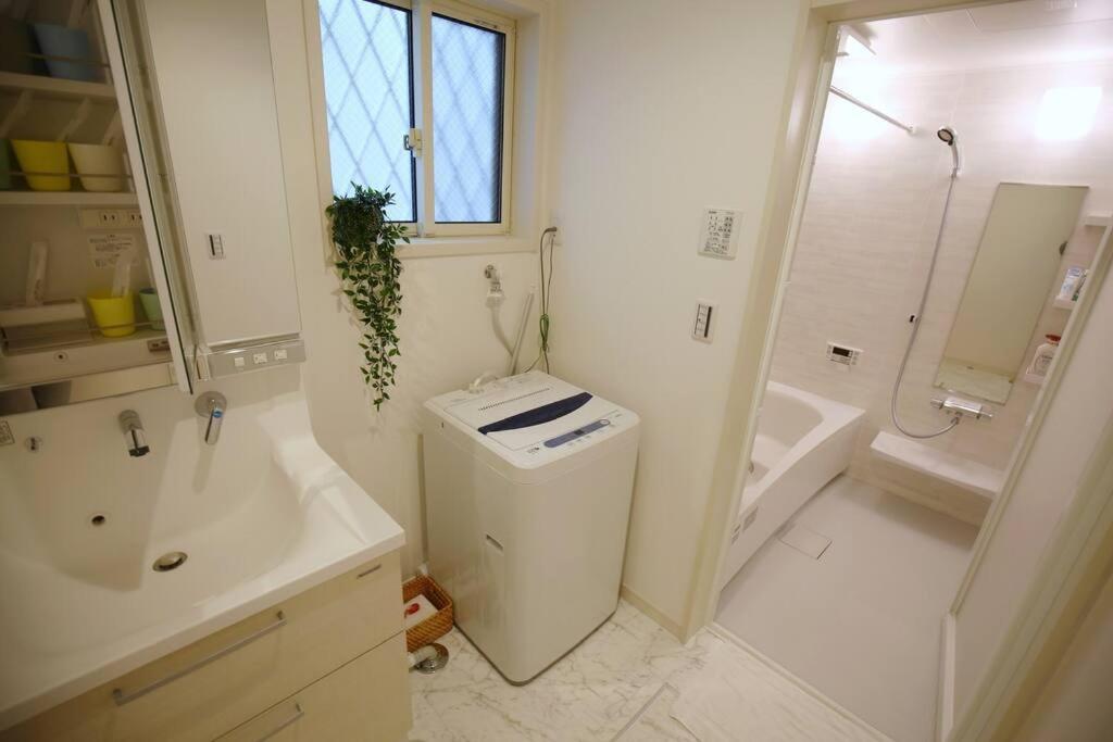 TD235 Spacious 4BR Home for 10 in Tokyo near JR Yamanote Line