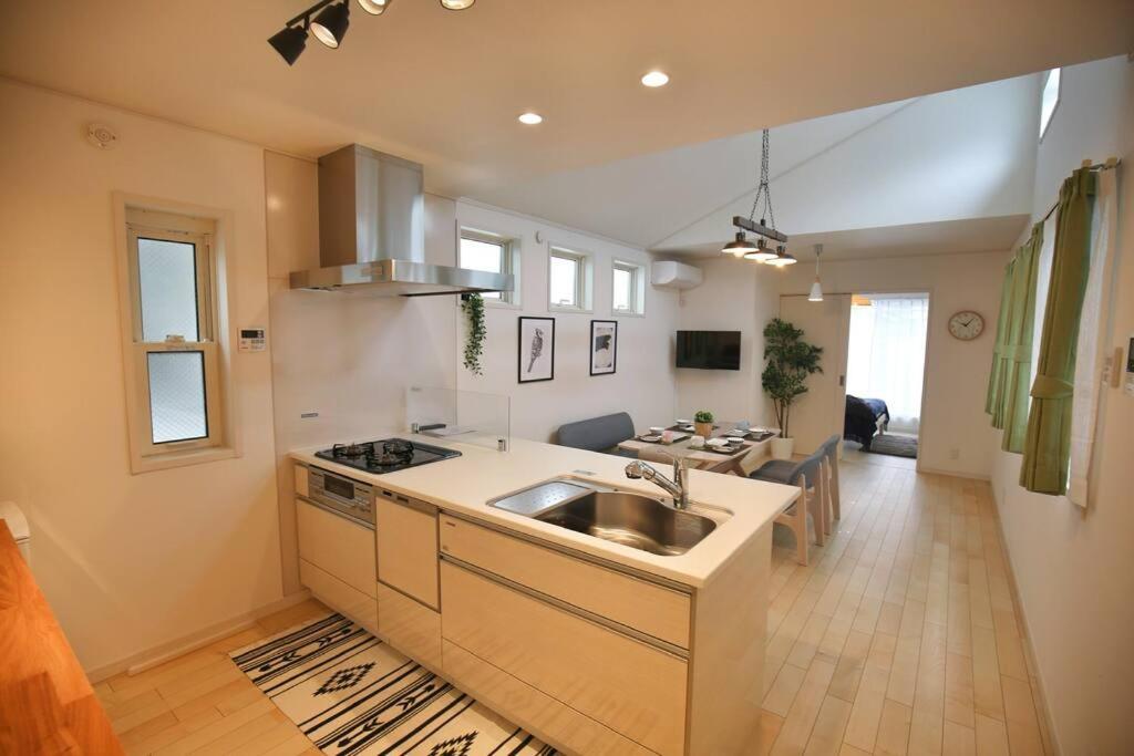 TD235 Spacious 4BR Home for 10 in Tokyo near JR Yamanote Line