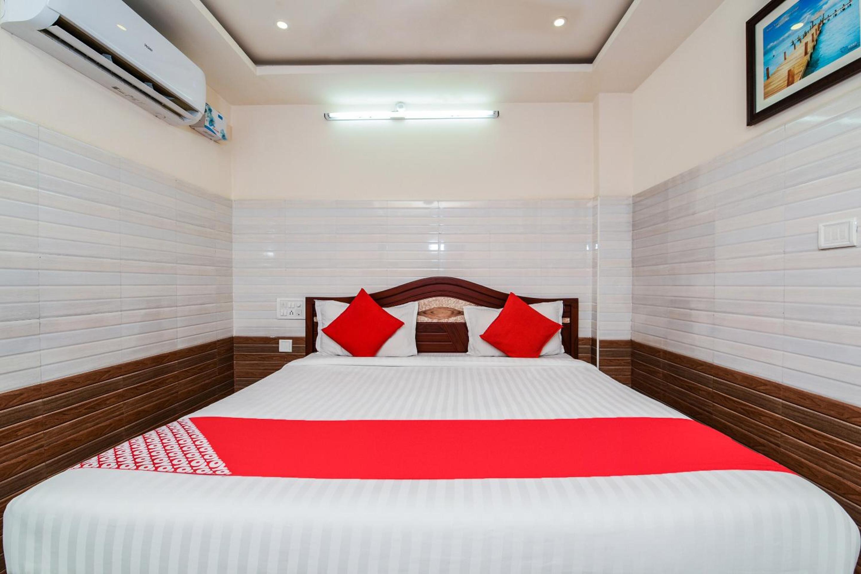 Super Hotel O Varsha Grand Residence