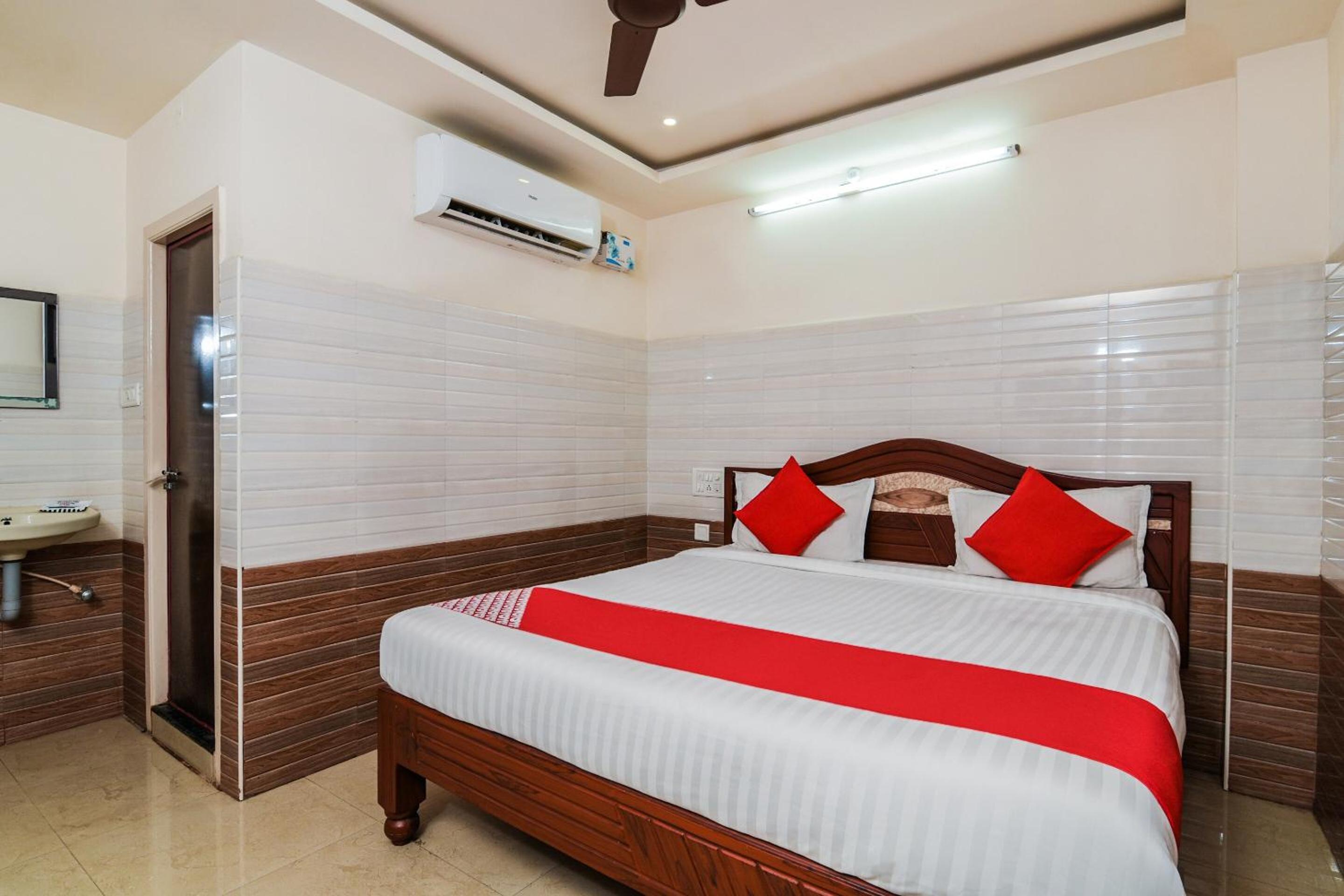 Super Hotel O Varsha Grand Residence
