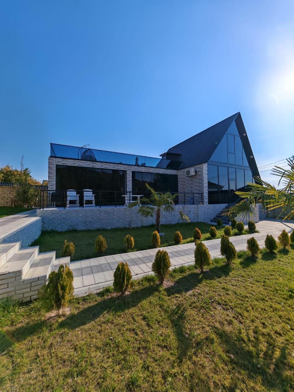 İndoor Hot Pool Mountain View Chalet
