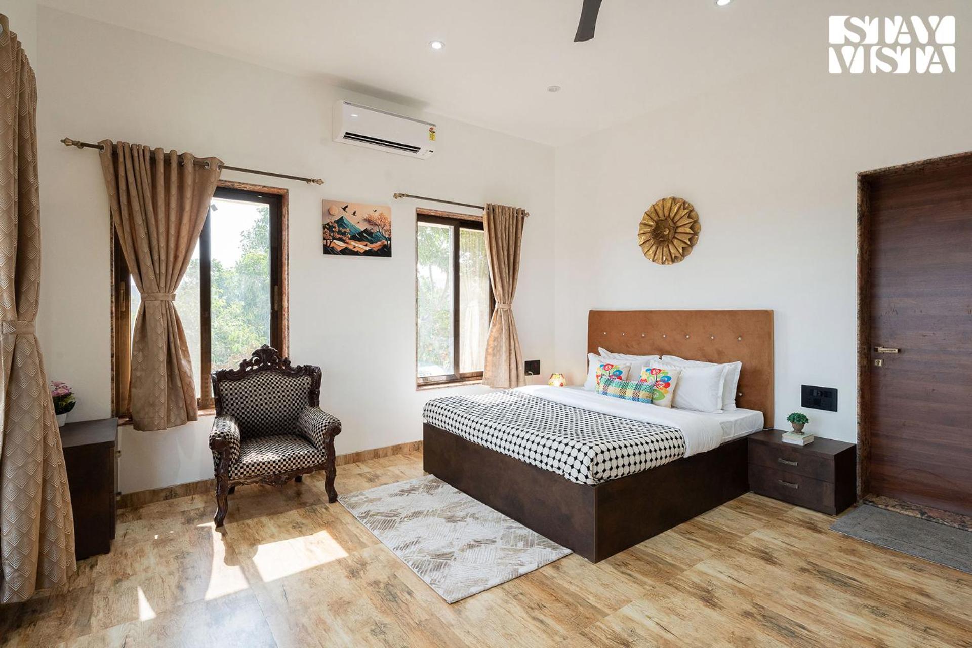 Crown Crest with Swimming Pool, Alfresco Dining & Lawn by StayVista view 5