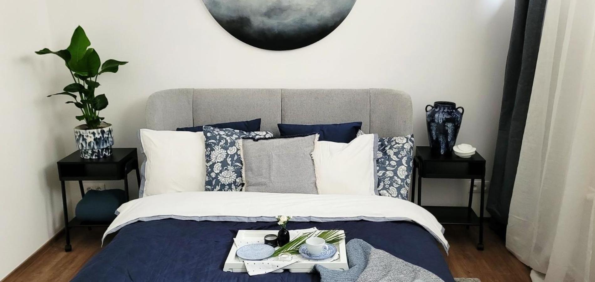 Modern Comfort Next to Historic Sights view 3