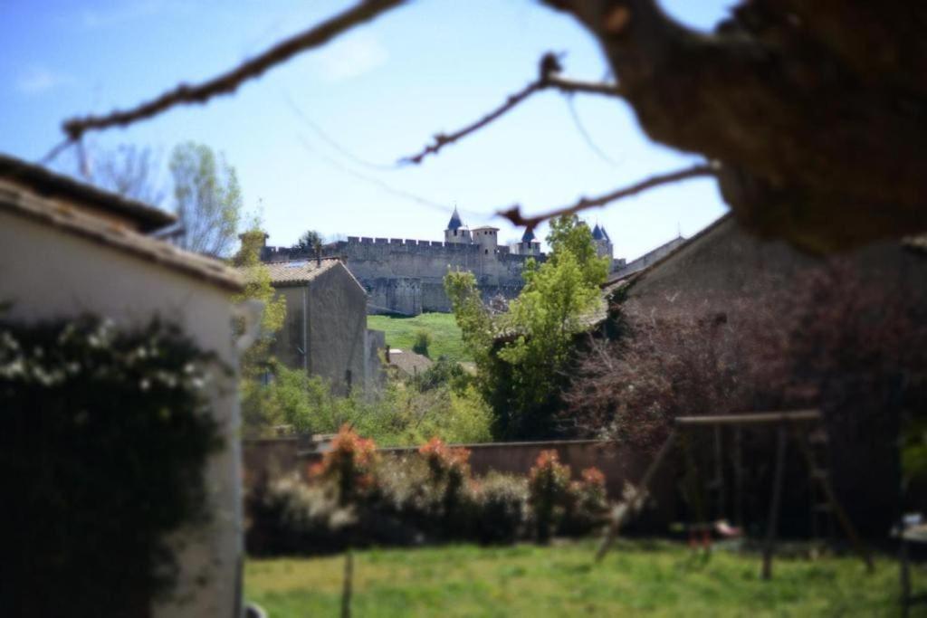 Le Clos Saint Jean, vue Cité, piscine et parking