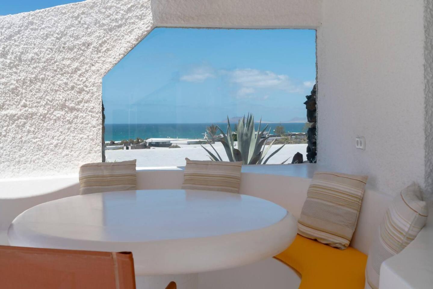 Lanzarote Famara Beach Bungalow